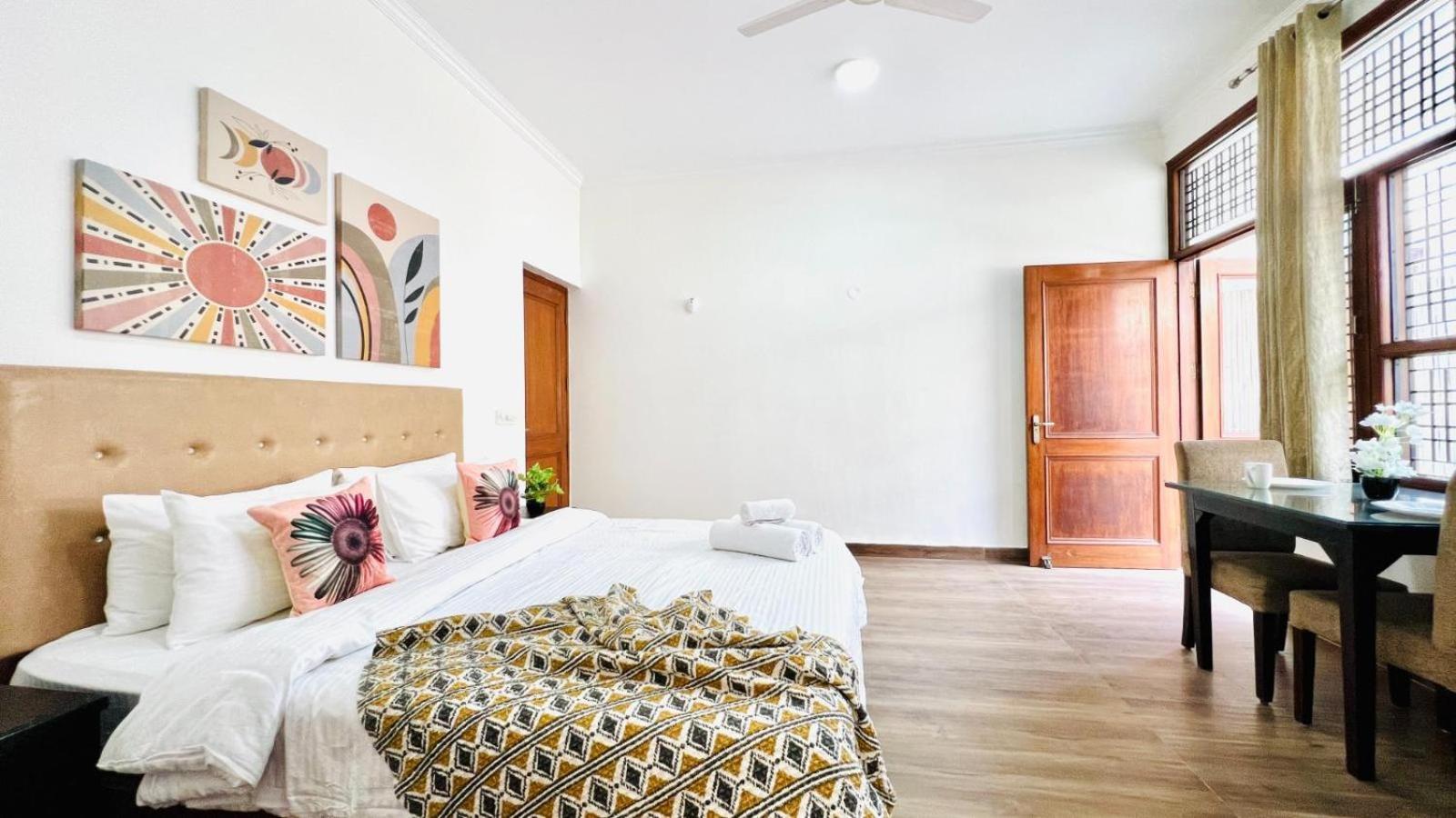 Apartment Olive Service Apartments Dlf Galleria Gurgaon