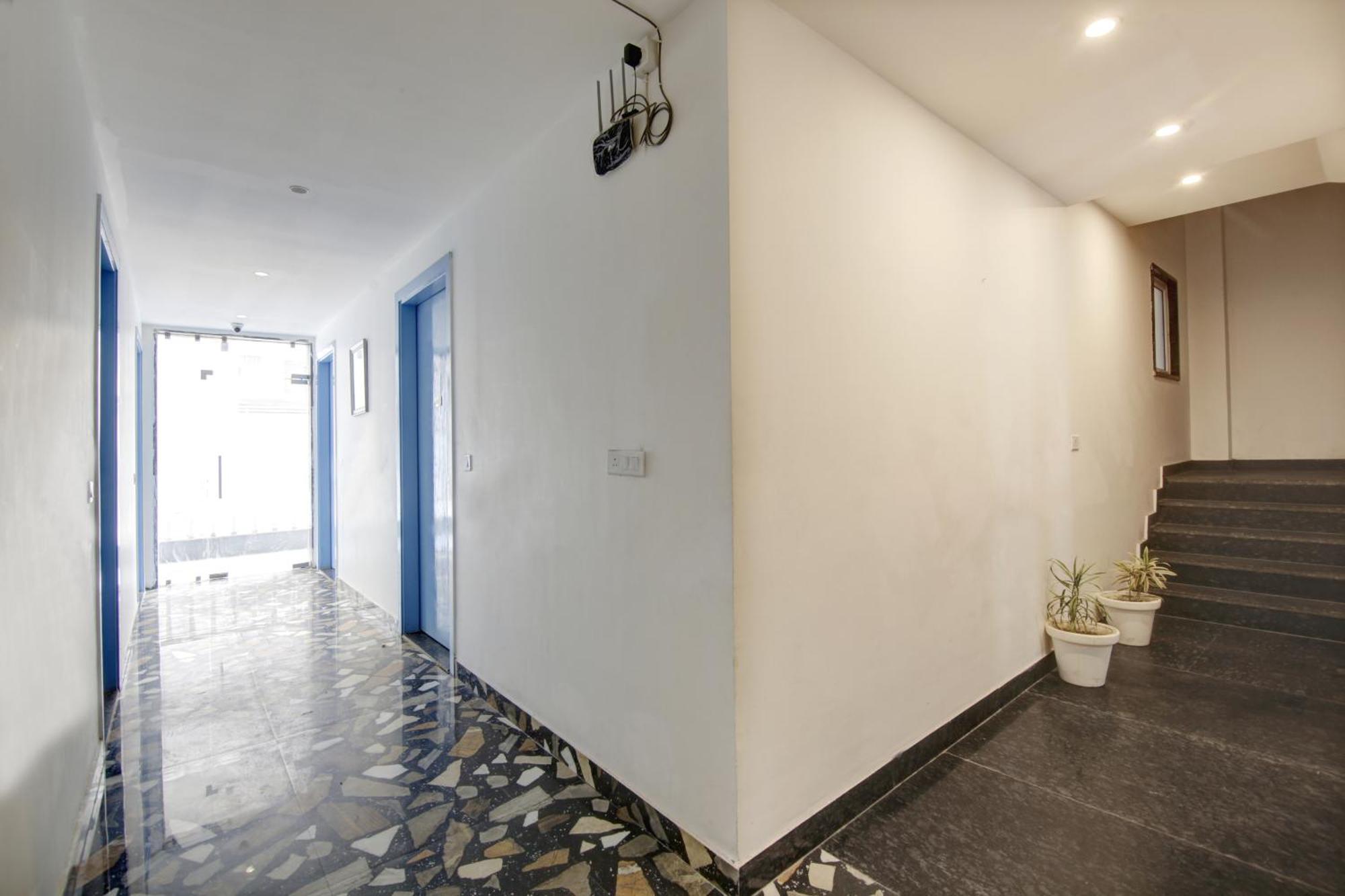 Elite 29 Golf Course Road Hotel