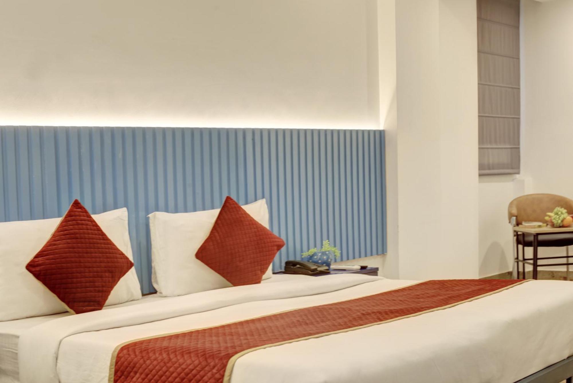 Hotel Elite 29 Golf Course Road 3*