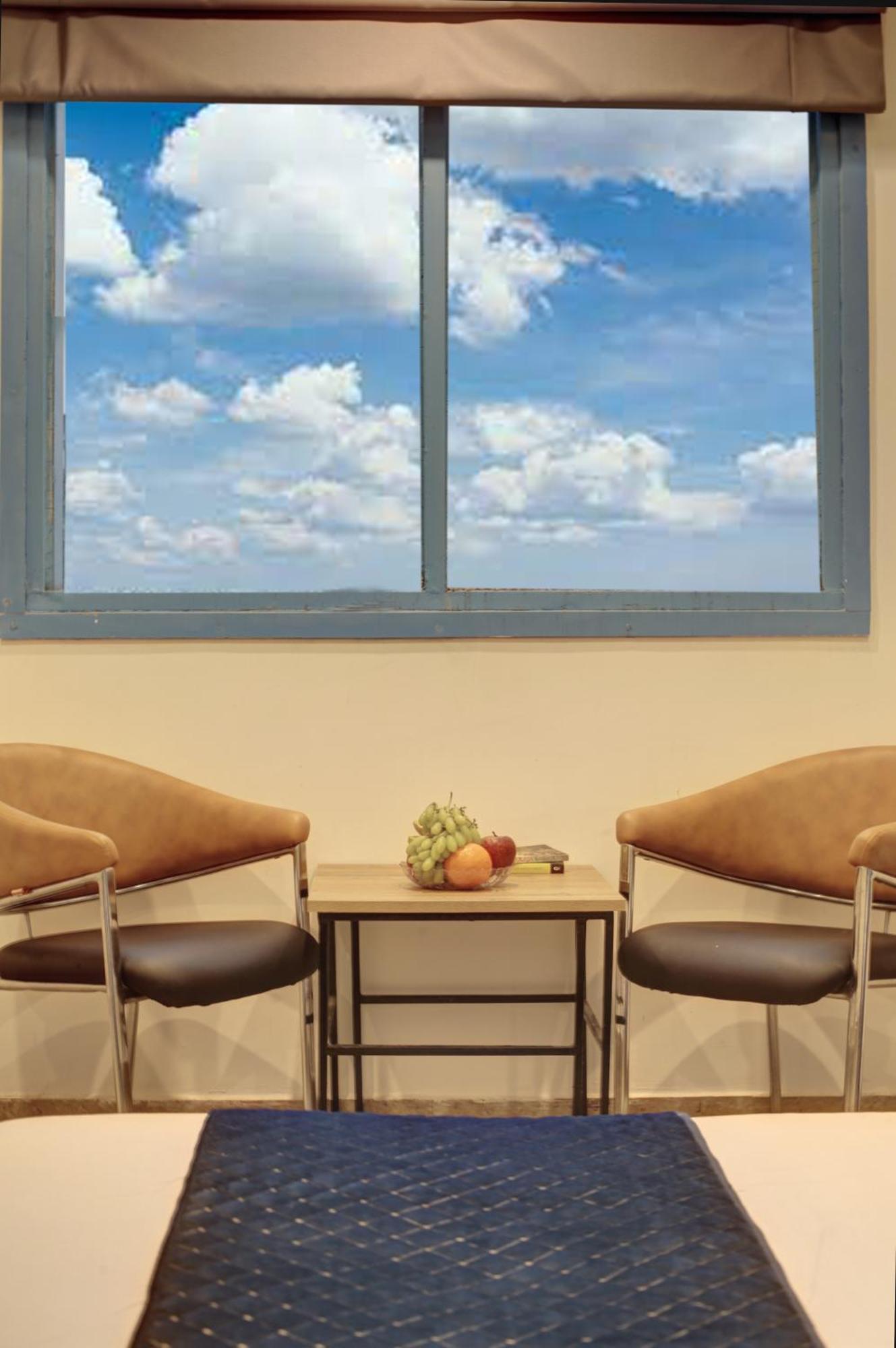 Hotel Elite 29 Golf Course Road 3*