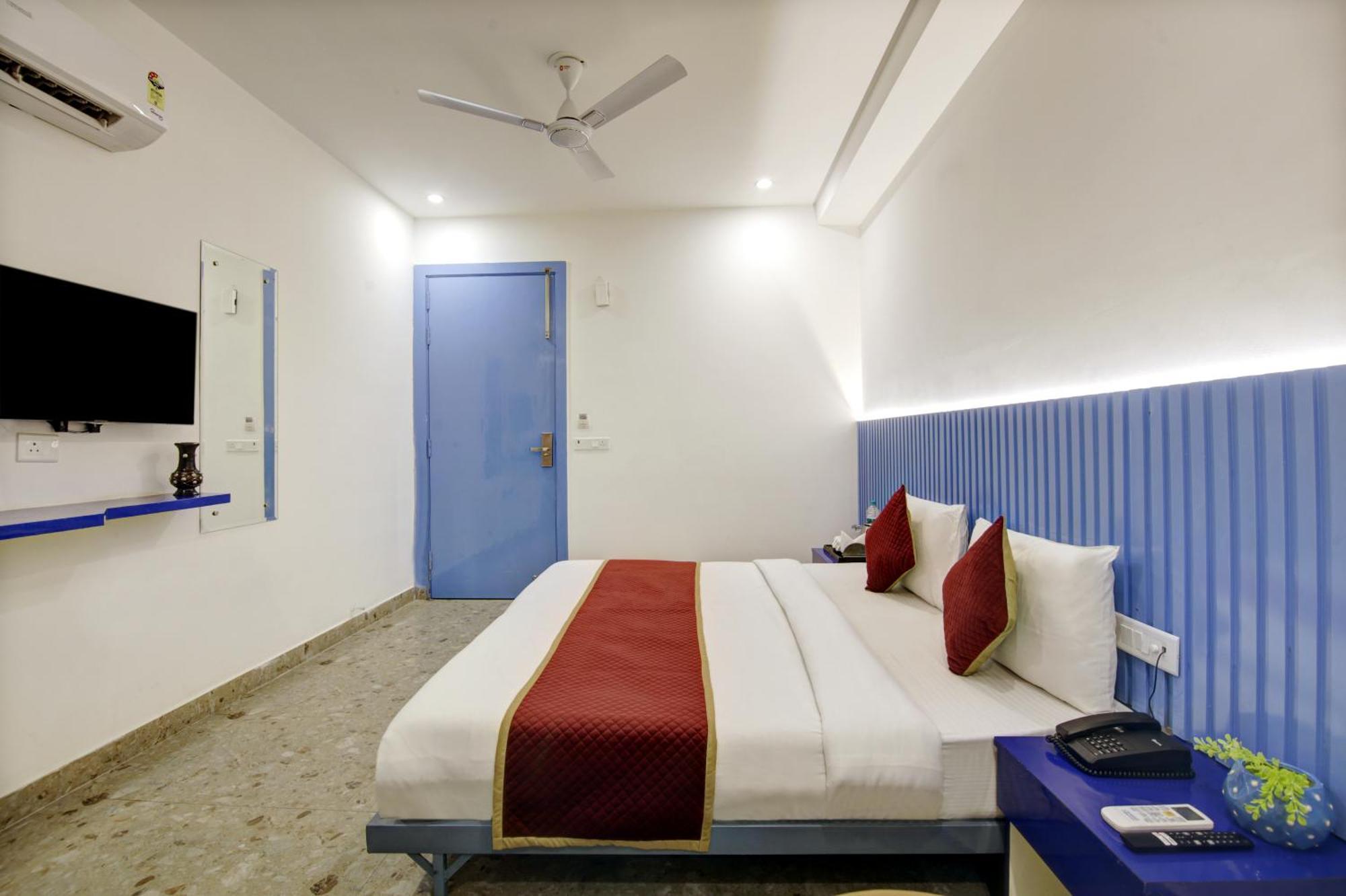 Elite 29 Golf Course Road Hotel 3*
