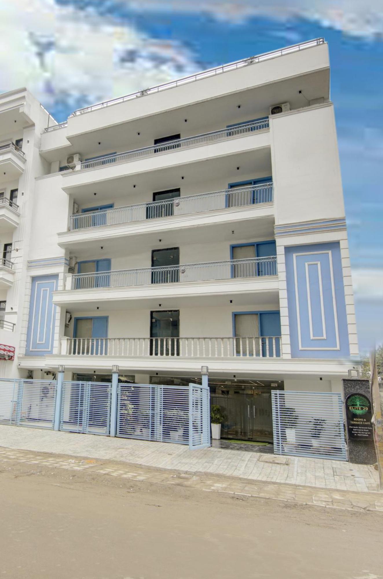 Elite 29 Golf Course Road Hotel 3*