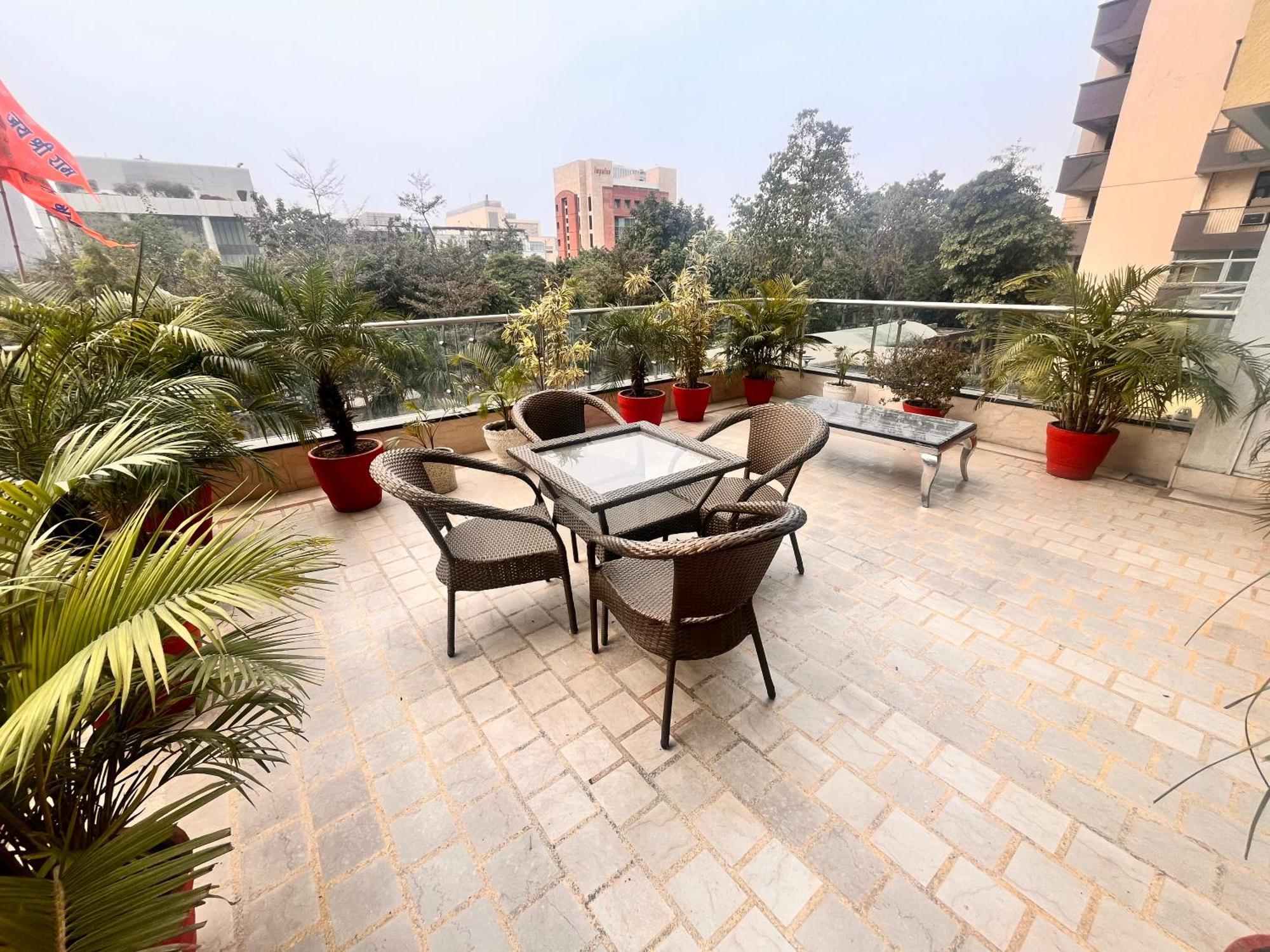 Apartment Gazebo & Medanta *