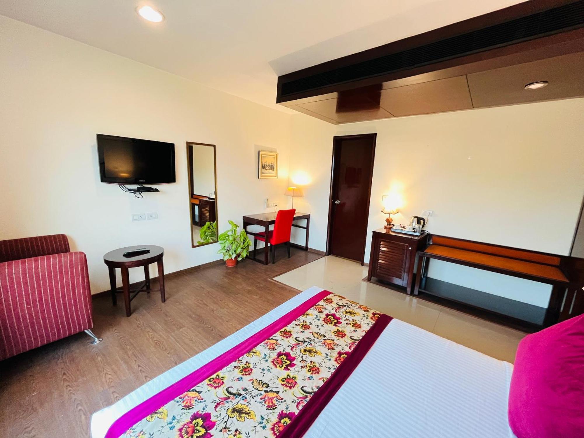 Hotel Corus & Banquets - Sector 14, Couple Friendly