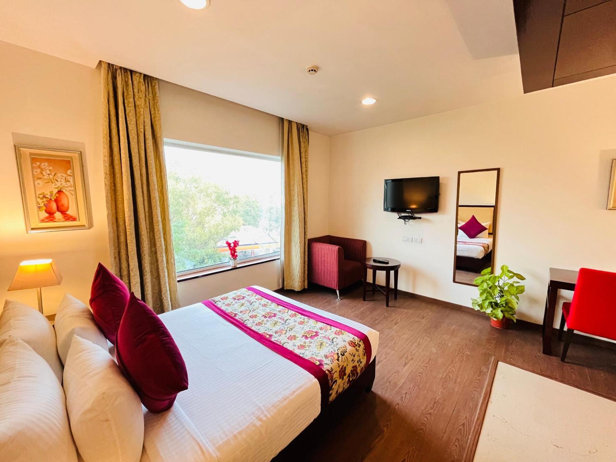 Hotel Corus & Banquets - Sector 14, Couple Friendly