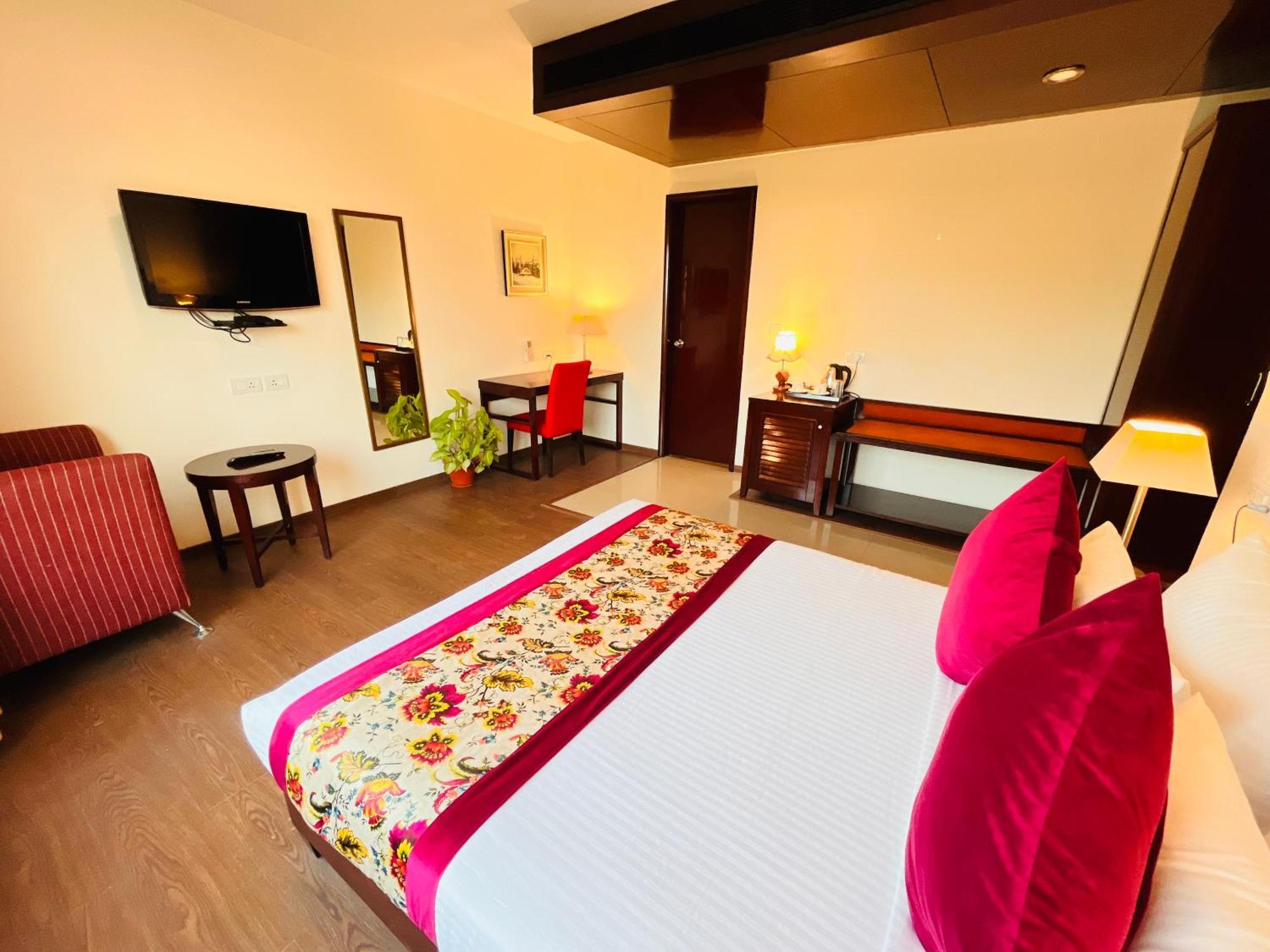 Hotel Corus & Banquets - Sector 14, Couple Friendly Gurgaon