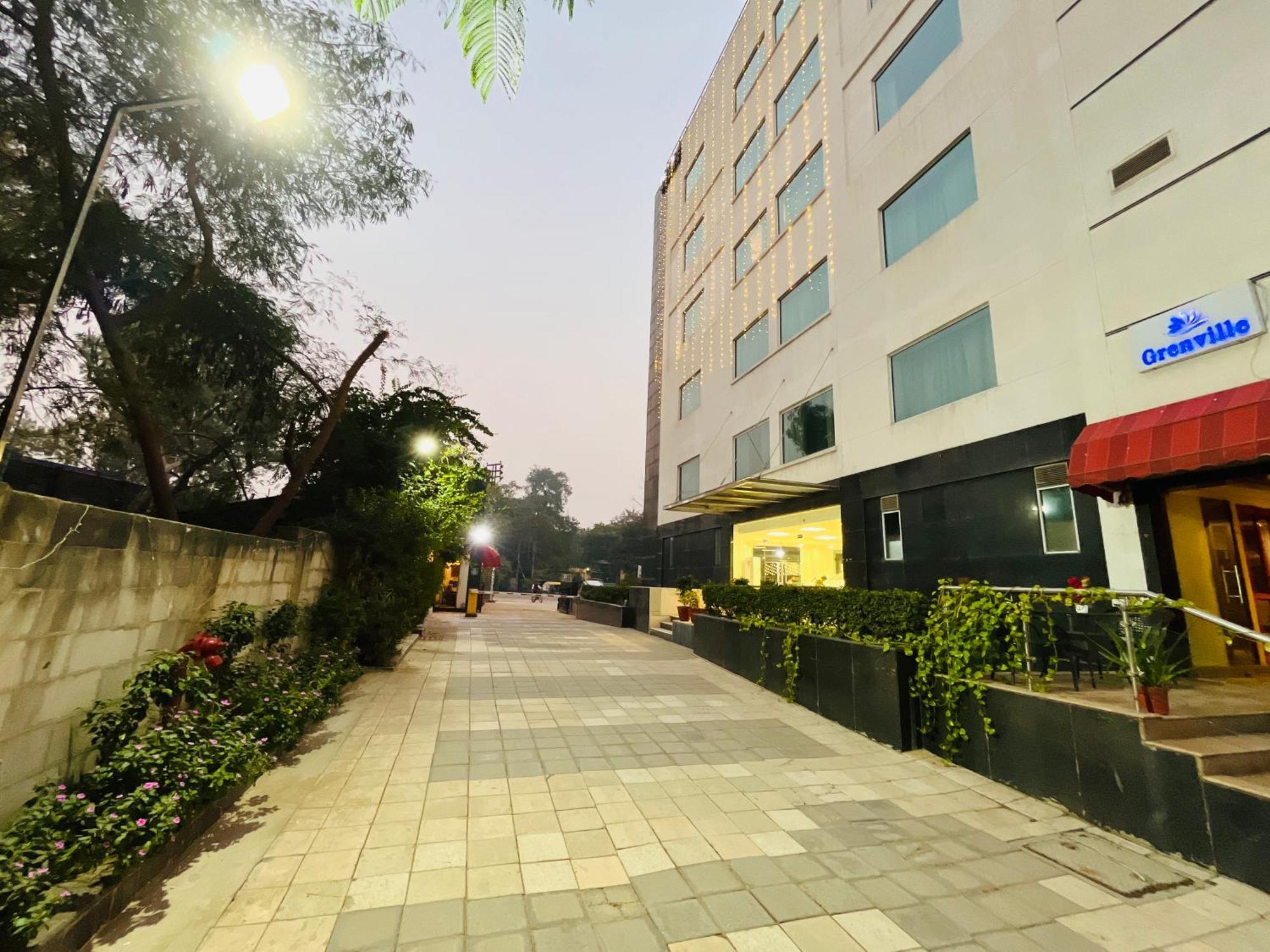 Corus & Banquets - Sector 14, Couple Friendly 3*