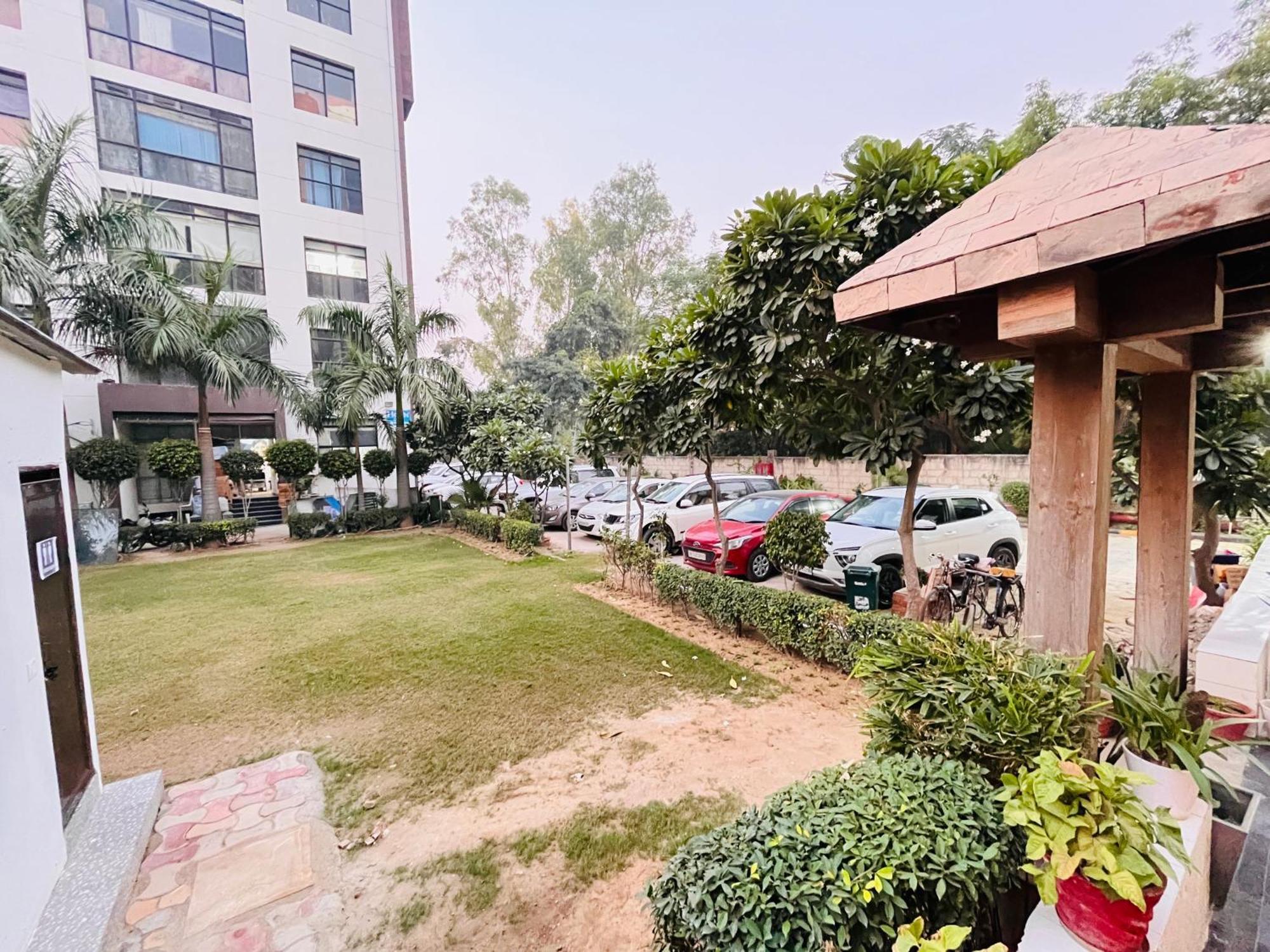 Corus & Banquets - Sector 14, Couple Friendly Hotel Gurgaon
