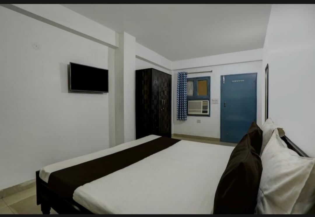 Roswell Nest Hotel
