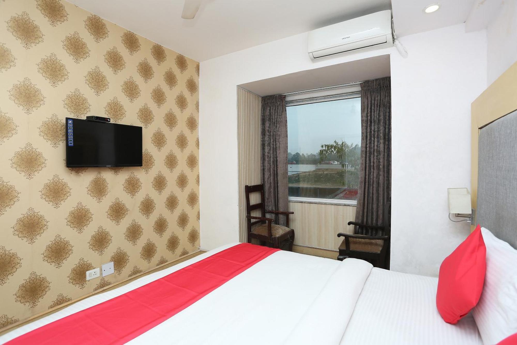 The Avenue Residency Near Leisure Valley Park Hotel Gurgaon