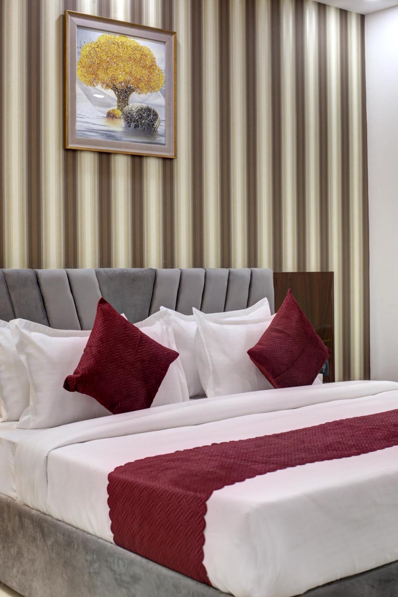 Limewood - Millennium Huda Center * Gurgaon