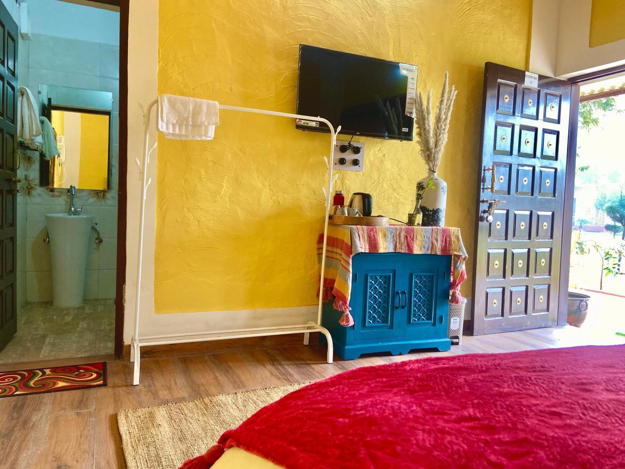 Vanzara Retreat Farm stay *