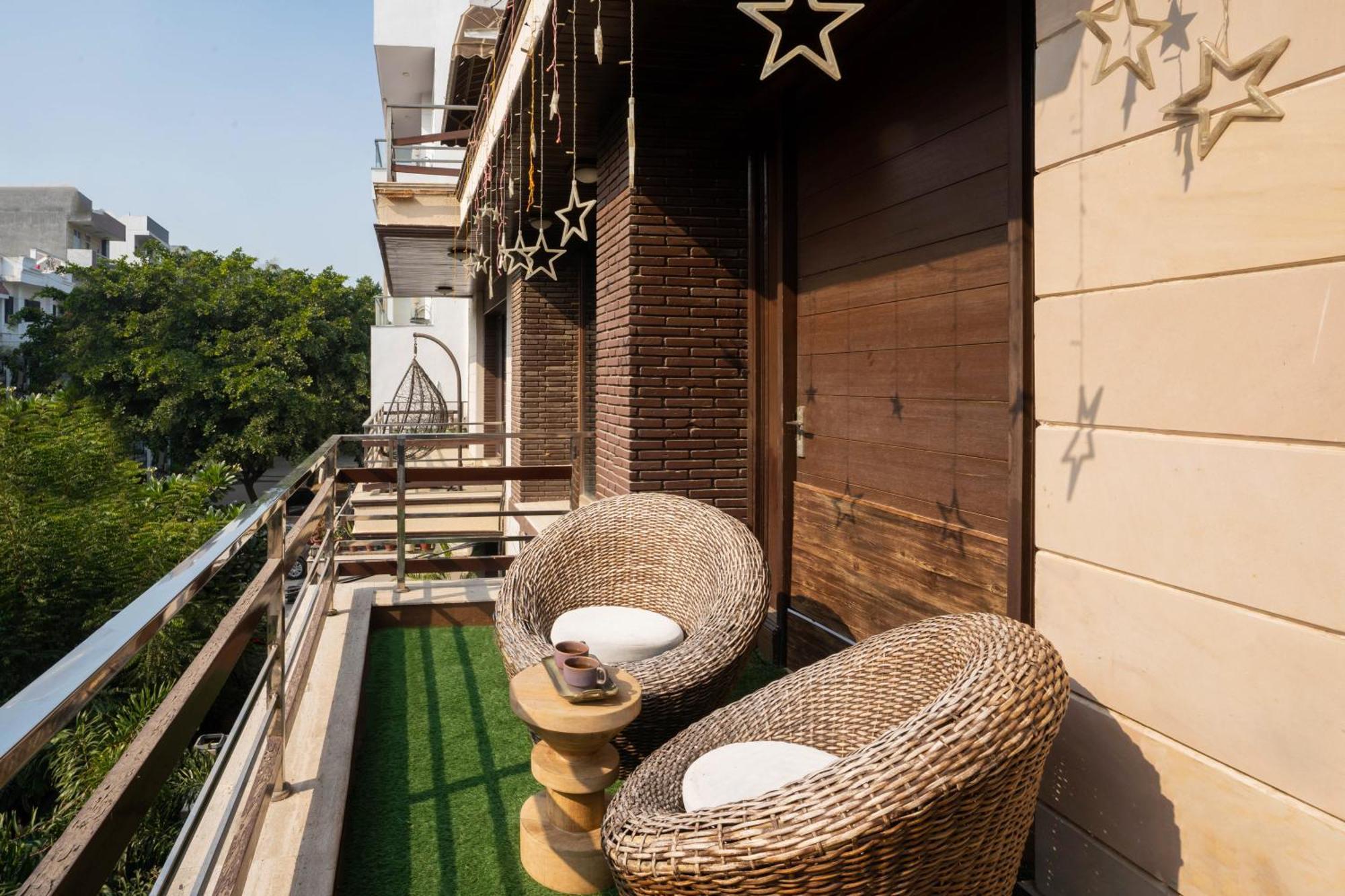 Luxurious 4 Bhk With Mini Movie Theatre In