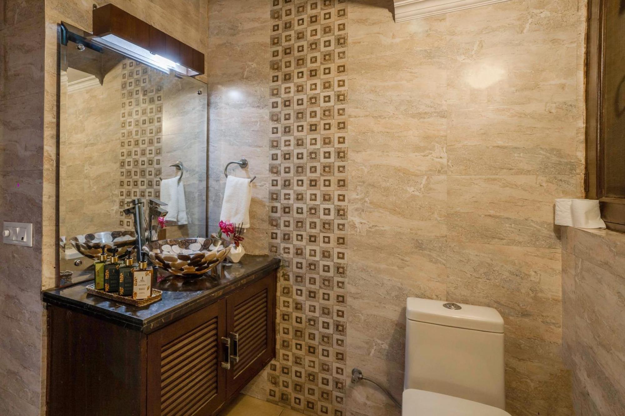 Holiday home Luxurious 4 Bhk With Mini Movie Theatre In Gurgaon