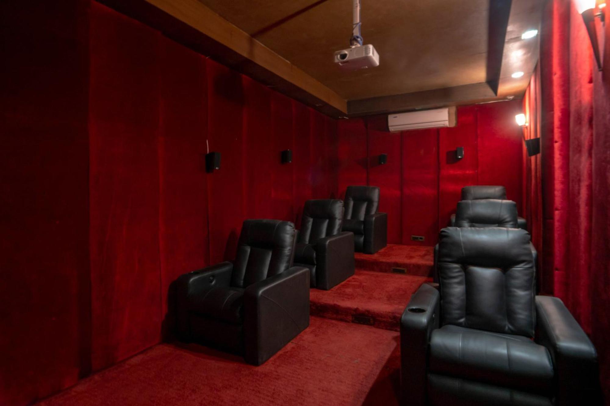 Luxurious 4 Bhk With Mini Movie Theatre In Gurgaon