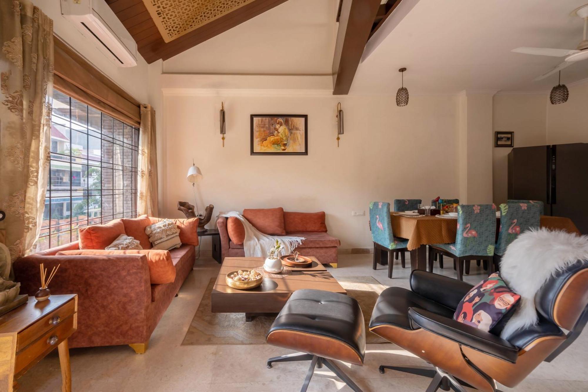 Holiday home Luxurious 4 Bhk With Mini Movie Theatre In Gurgaon