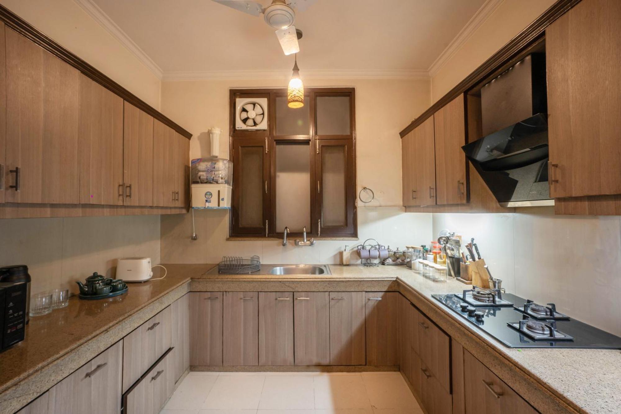 Holiday home Luxurious 4 Bhk With Mini Movie Theatre In *