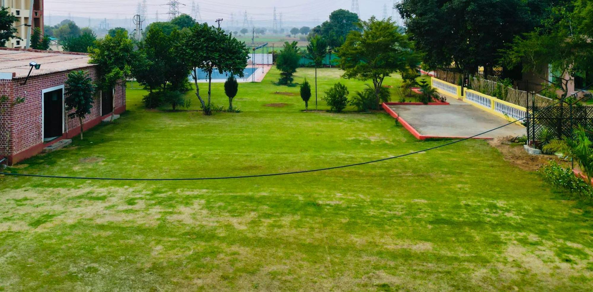 Vanzara Retreat Farm stay *