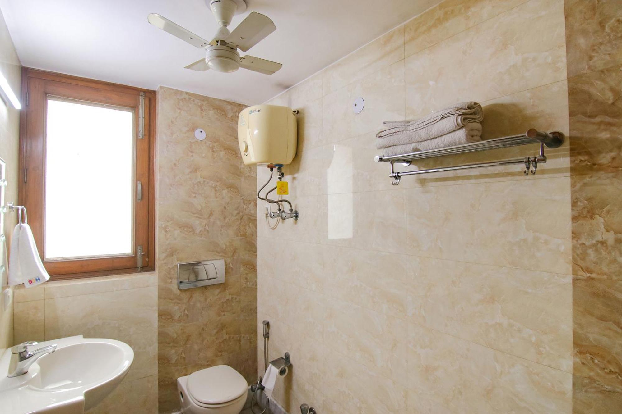 Hotel Fabhotel Rd Residency 3*