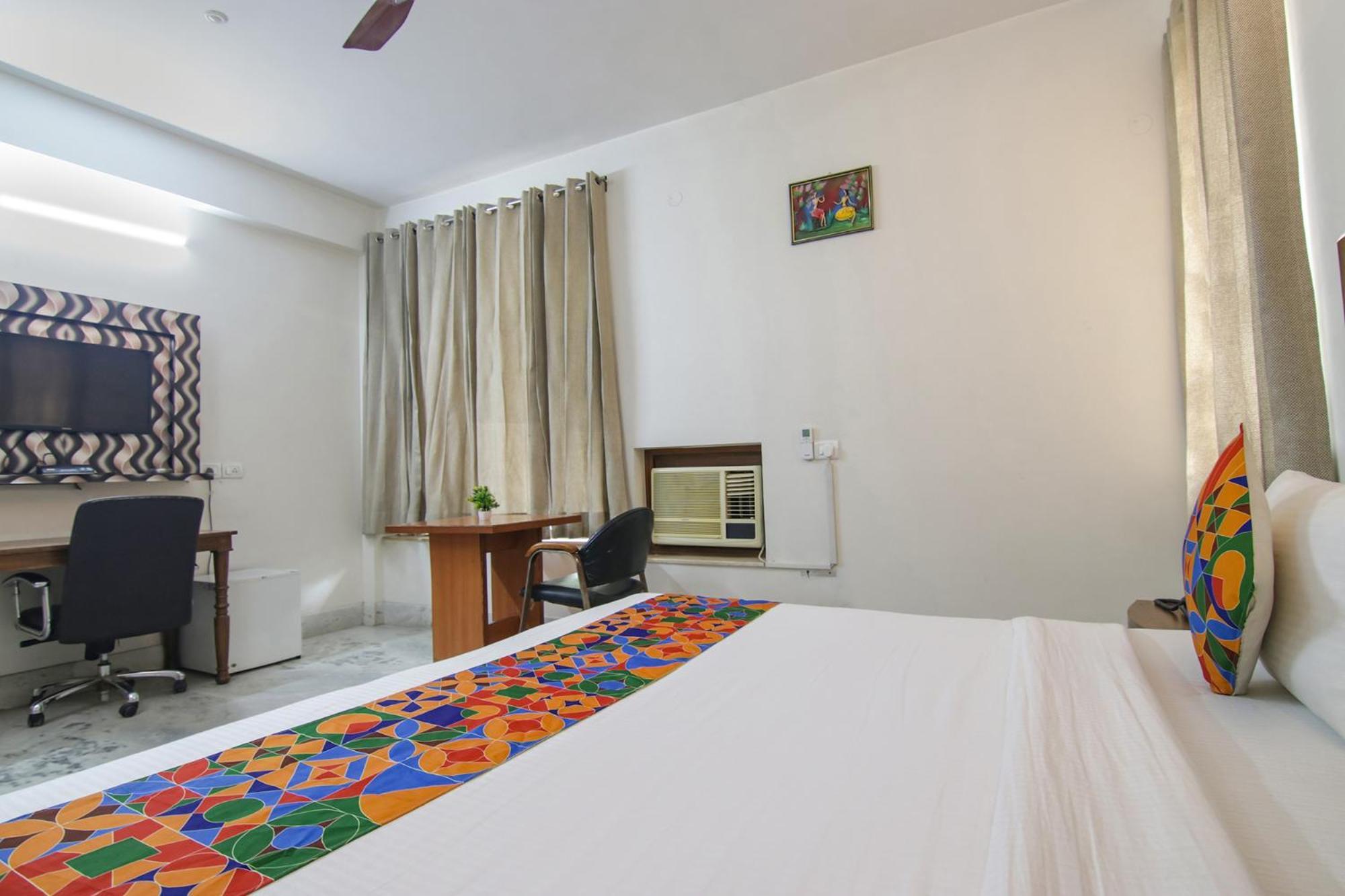 Hotel Fabhotel Rd Residency 3*
