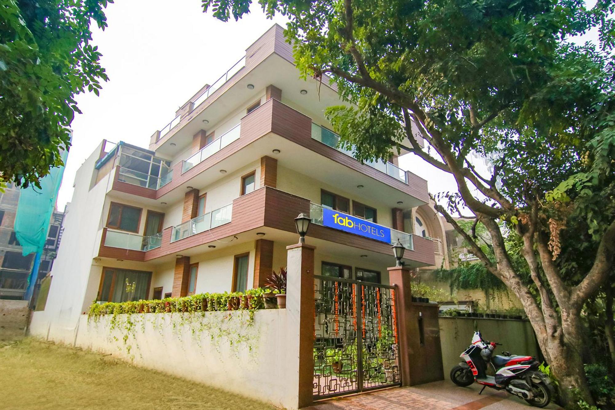 Hotel Fabhotel Rd Residency