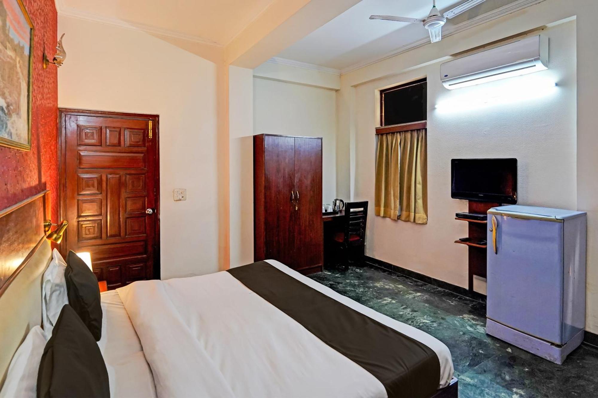 O Primero Near Aravali Biodiversity Park 3* Gurgaon