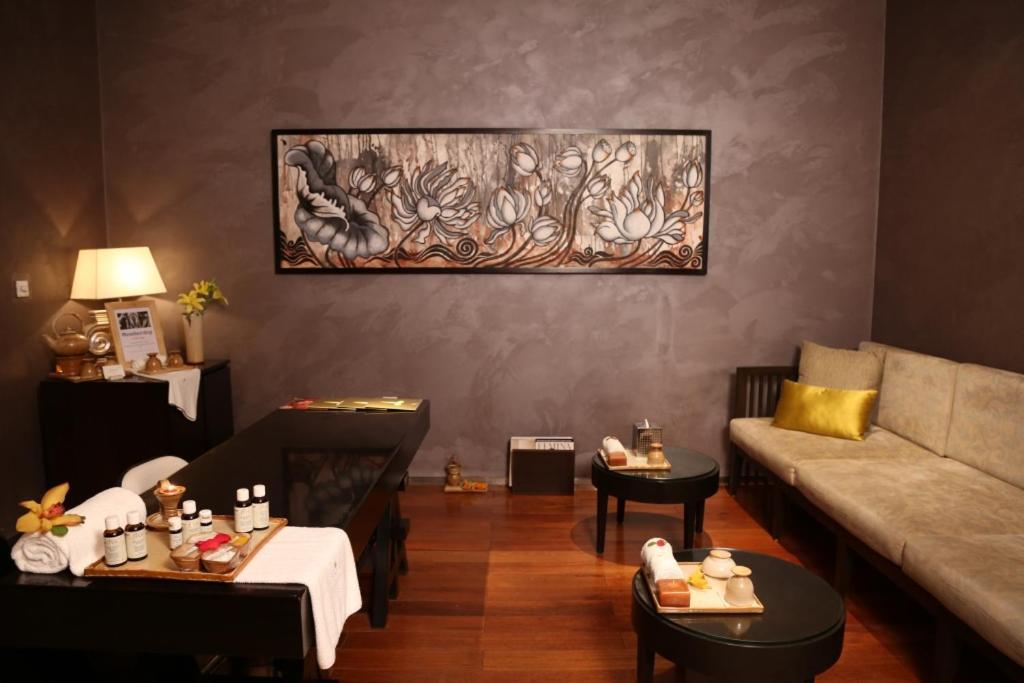 Taj Centre Gurugram Hotel