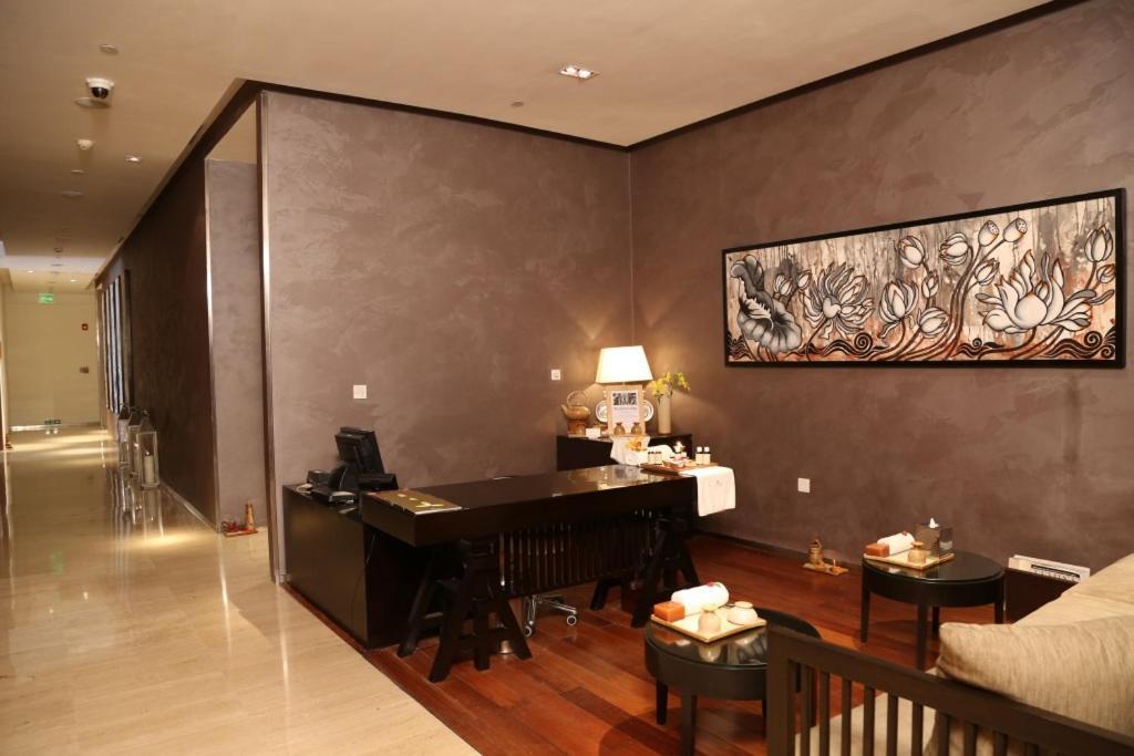 Hotel Taj Centre Gurugram