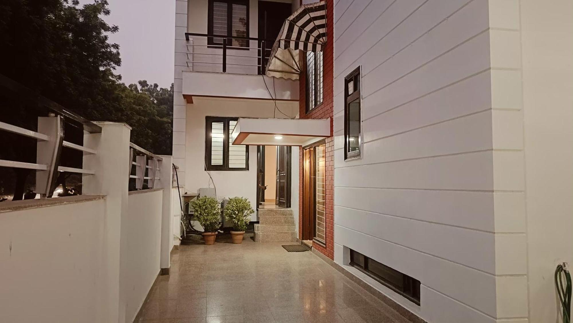Bed Lucks * Gurgaon