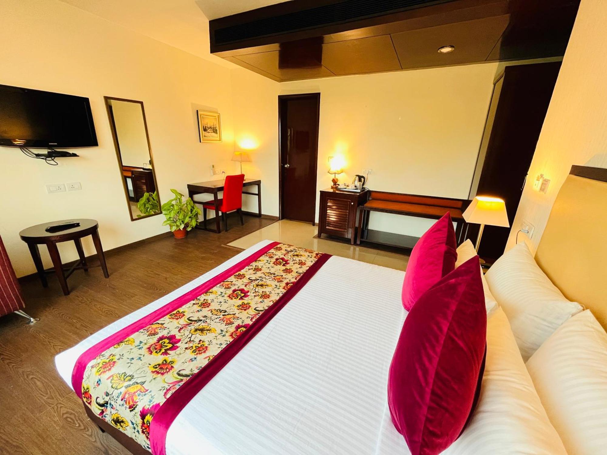 Corus & Banquets - Sector 14, Couple Friendly 3*