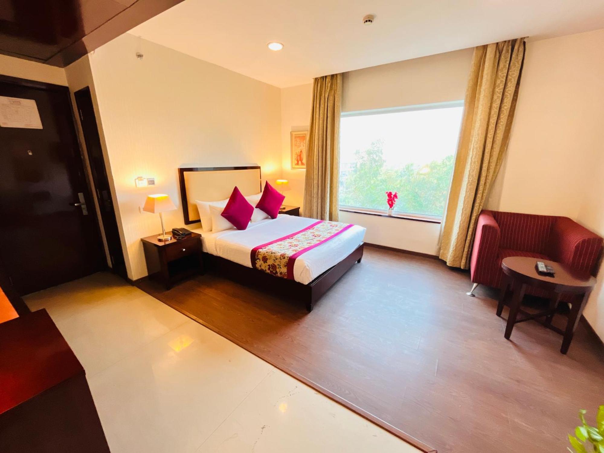 Corus & Banquets - Sector 14, Couple Friendly Hotel
