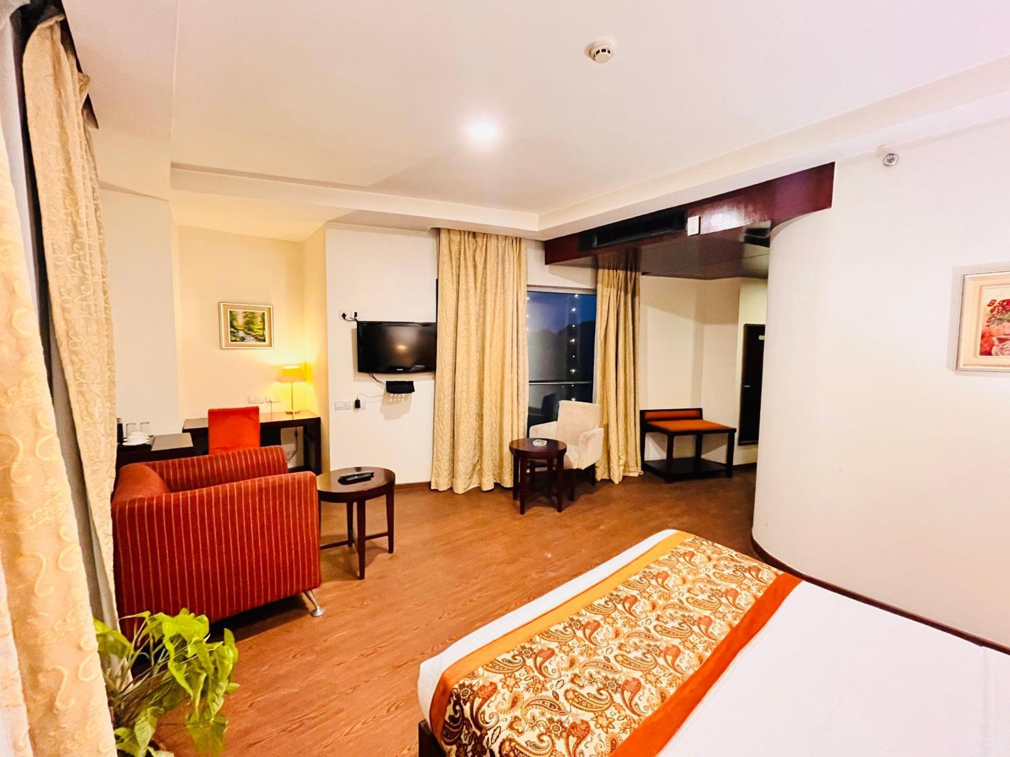 Corus & Banquets - Sector 14, Couple Friendly 3* Gurgaon