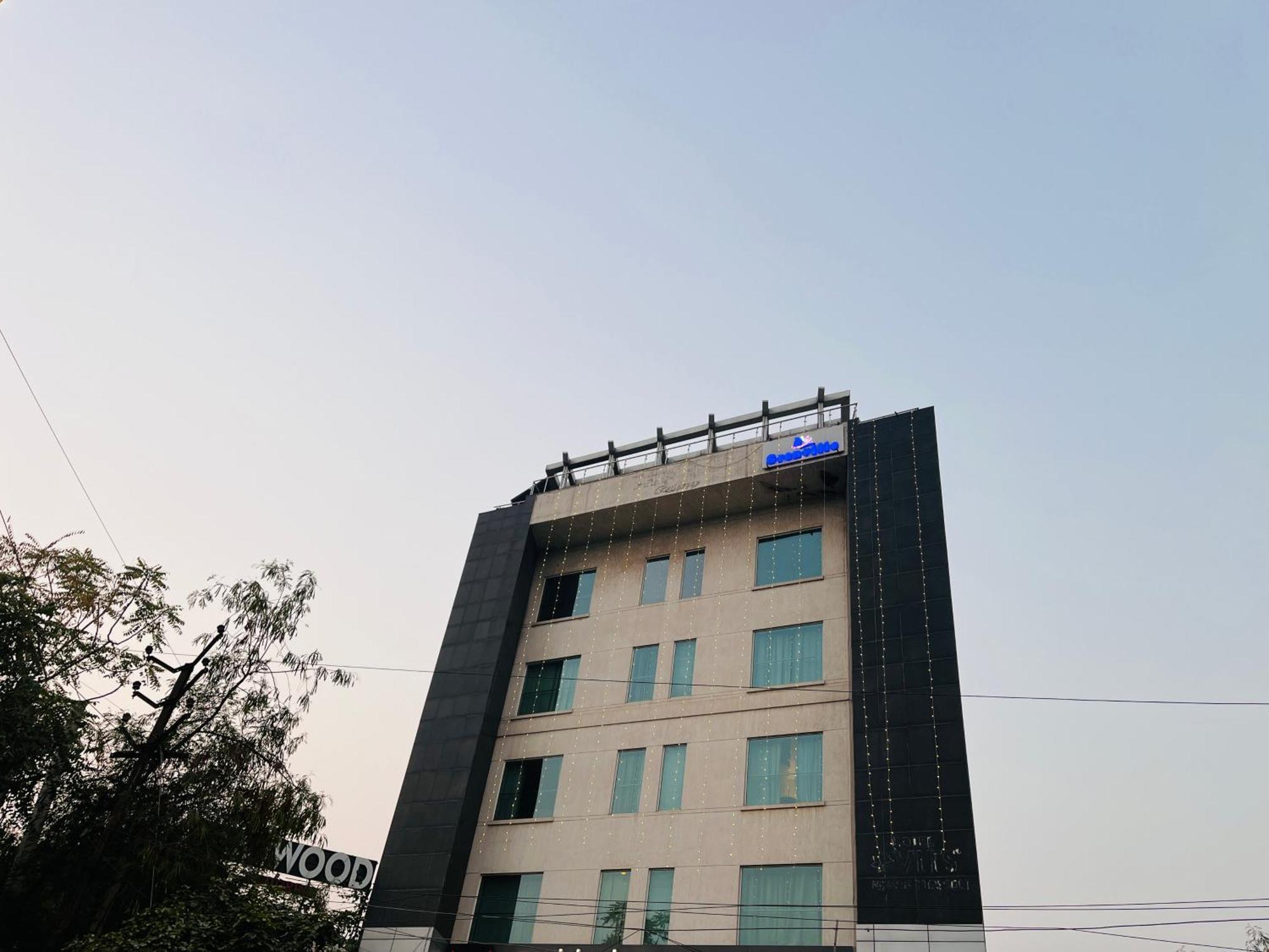 Corus & Banquets - Sector 14, Couple Friendly Hotel Gurgaon