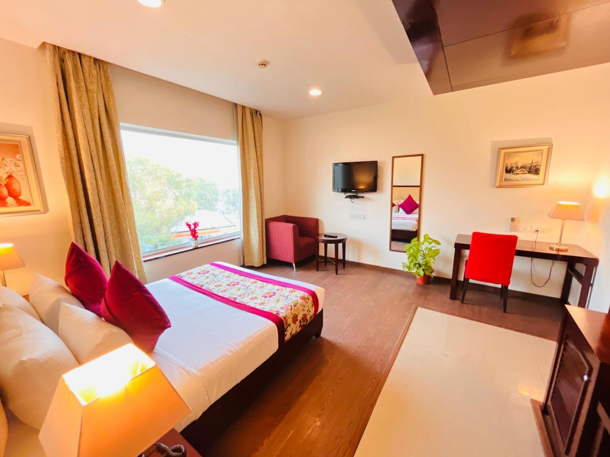 Corus & Banquets - Sector 14, Couple Friendly 3* Gurgaon