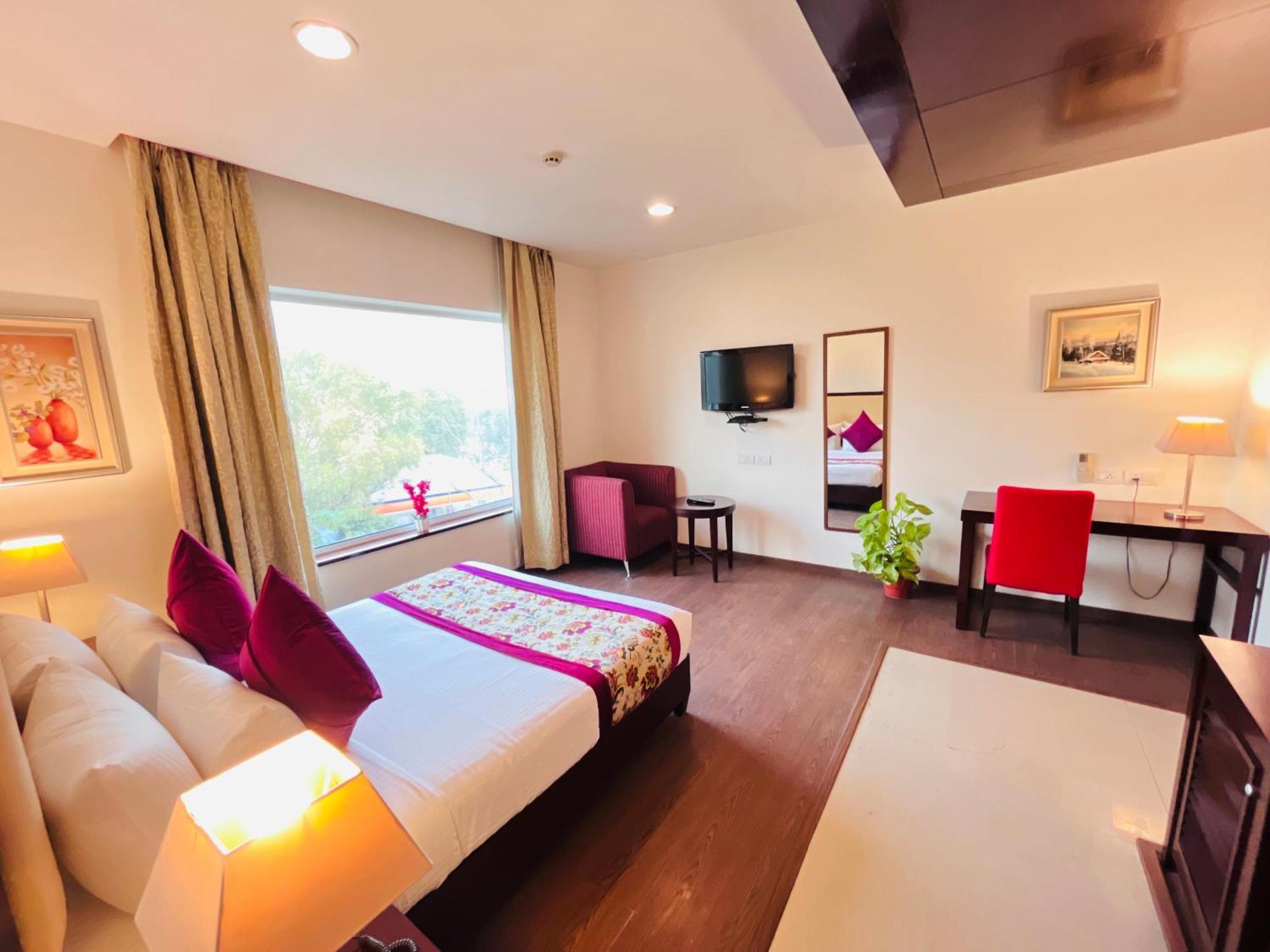Hotel Corus & Banquets - Sector 14, Couple Friendly Gurgaon