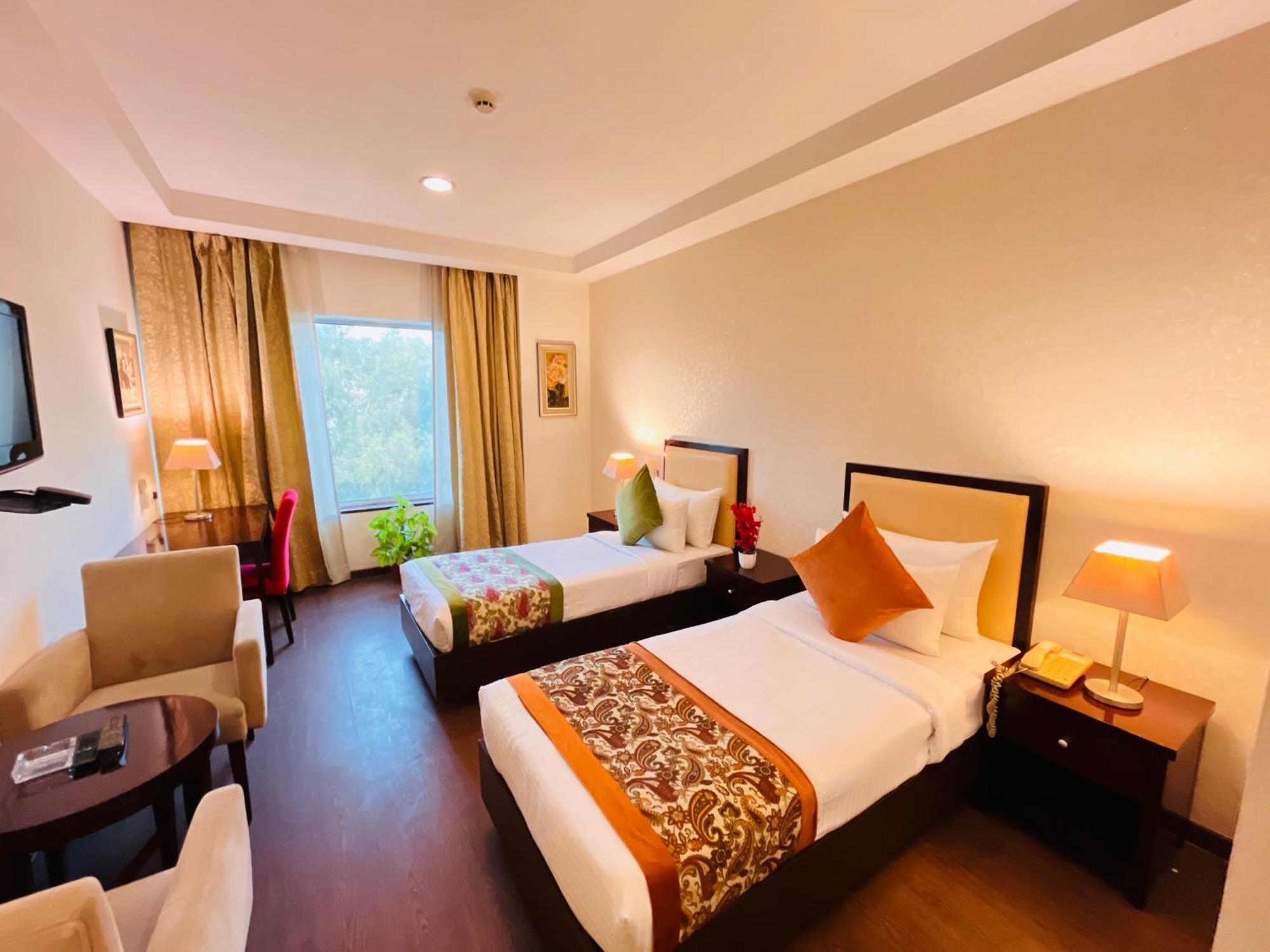 Corus & Banquets - Sector 14, Couple Friendly Hotel 3*