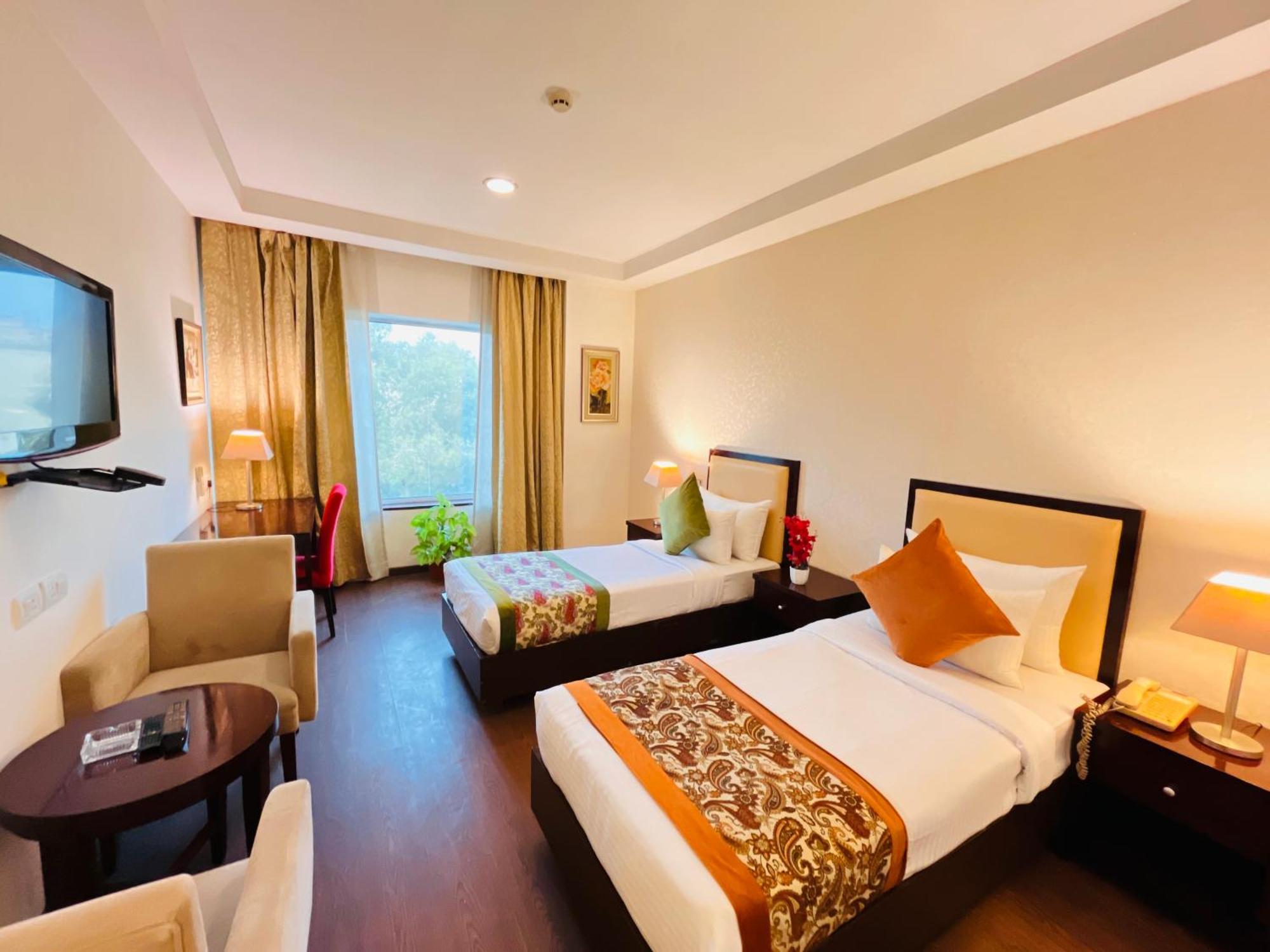 Corus & Banquets - Sector 14, Couple Friendly 3*