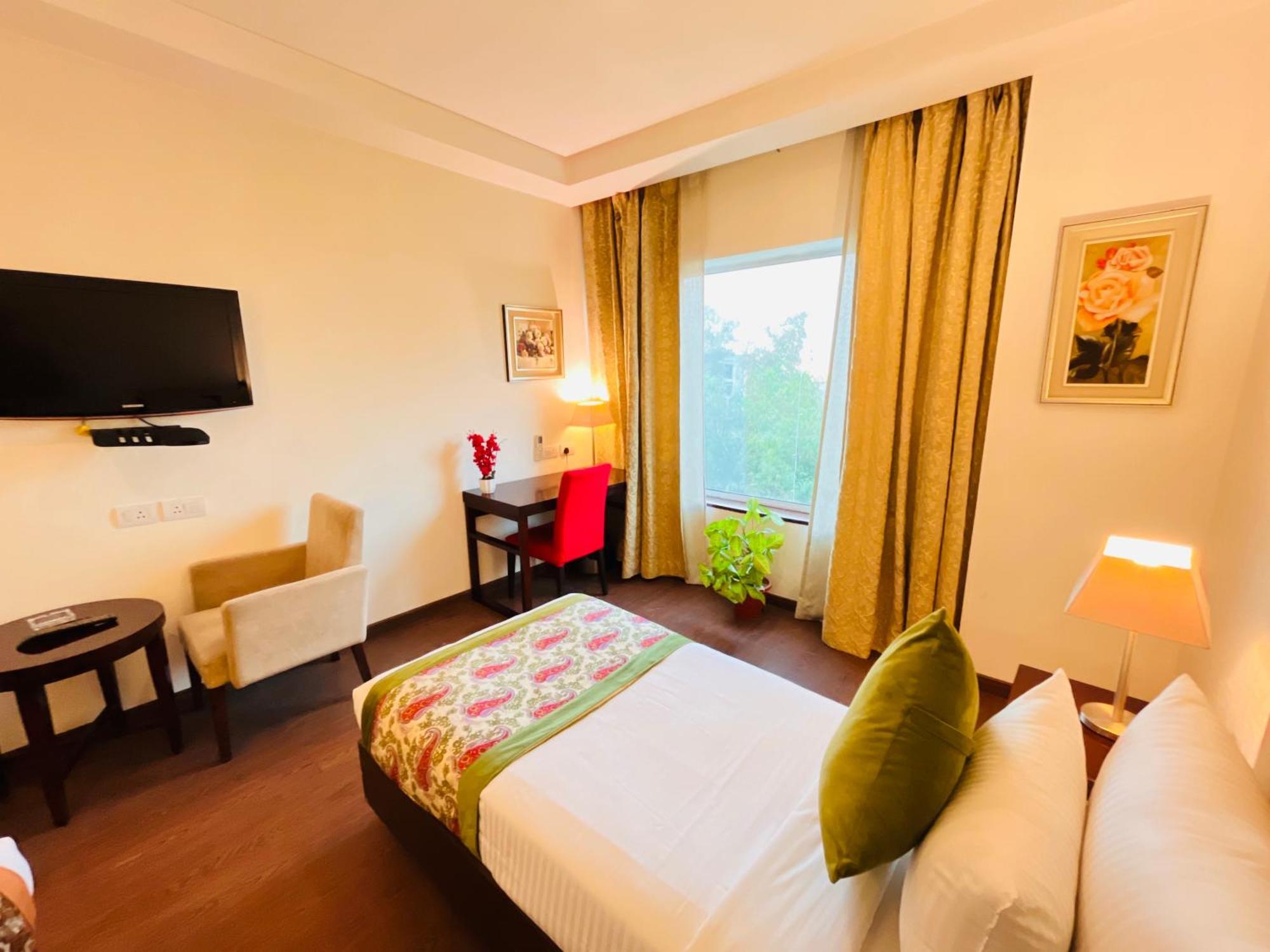 Corus & Banquets - Sector 14, Couple Friendly Hotel