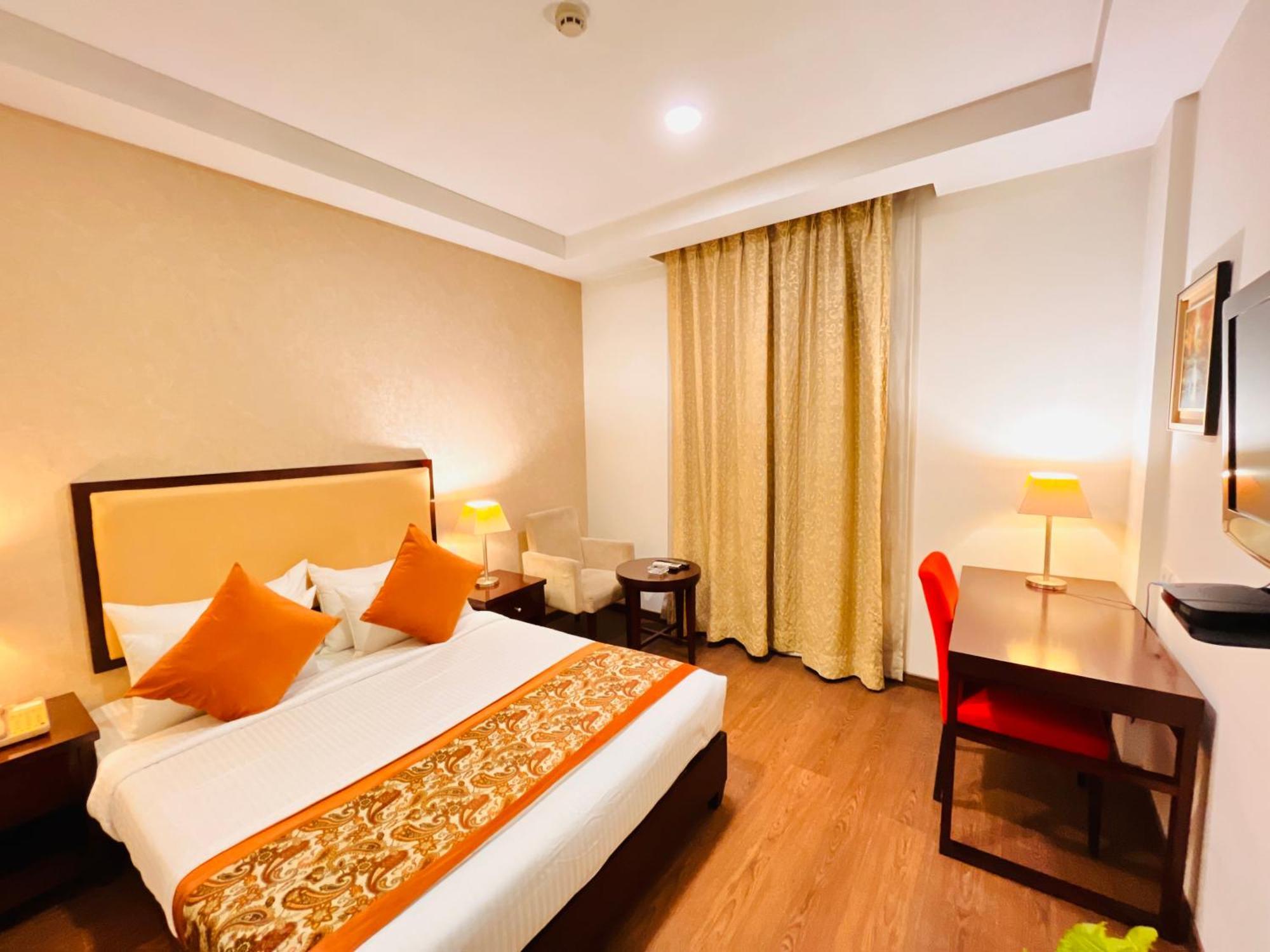 Hotel Corus & Banquets - Sector 14, Couple Friendly 3*
