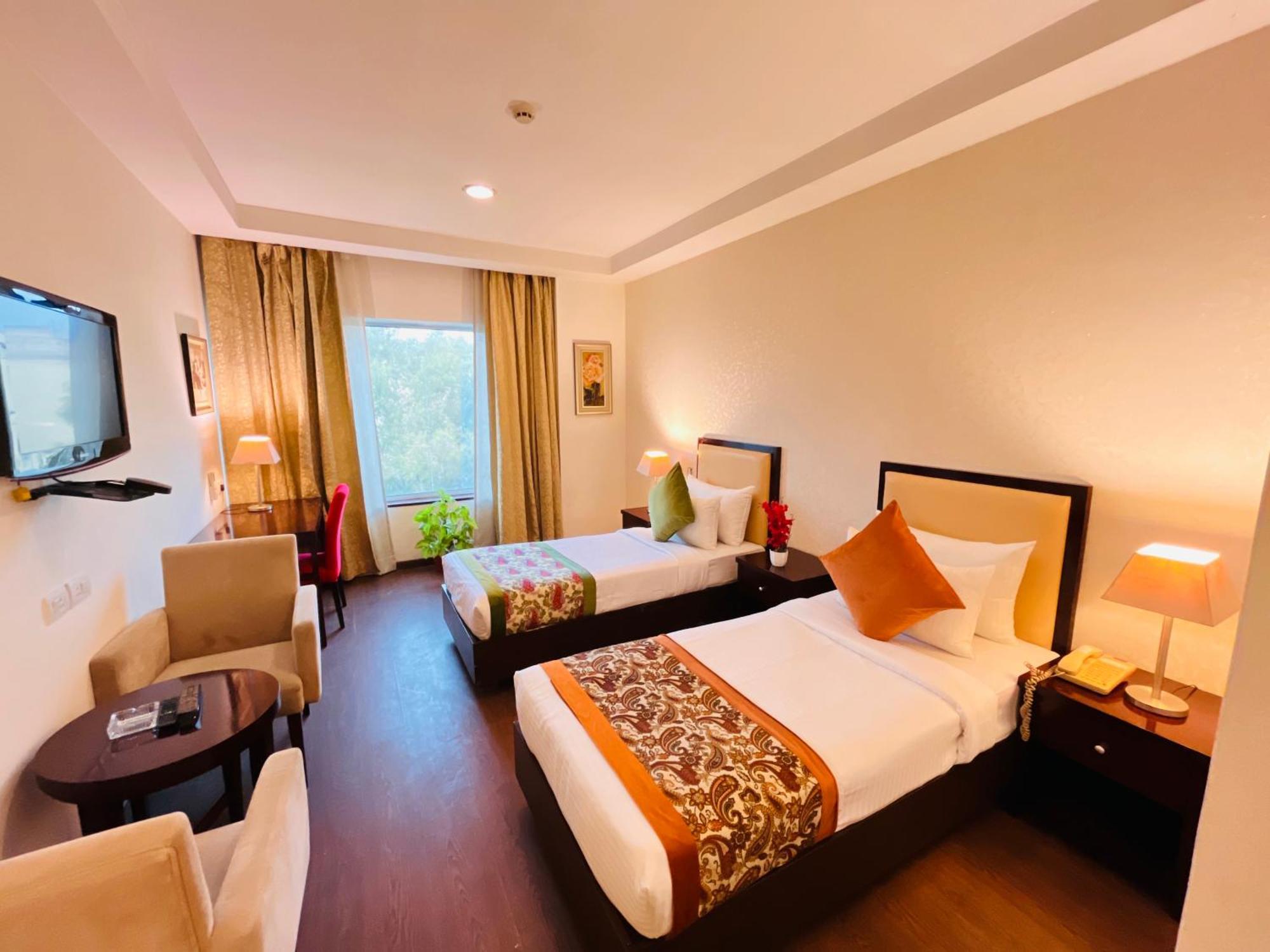 Corus & Banquets - Sector 14, Couple Friendly 3* Gurgaon