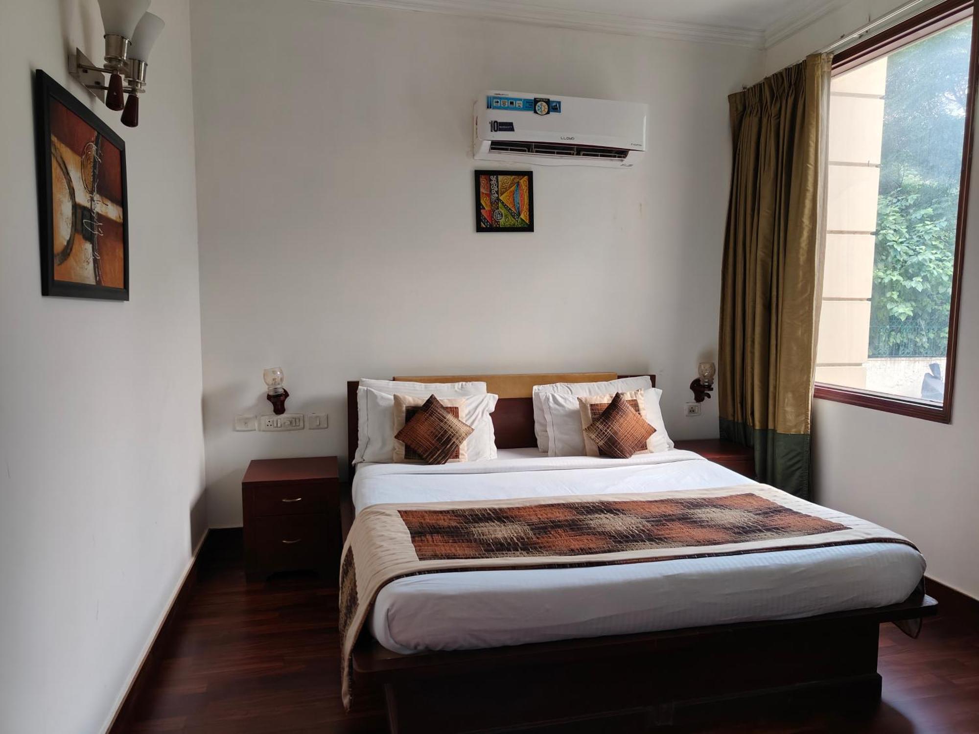 Tavisha Guest house 3*