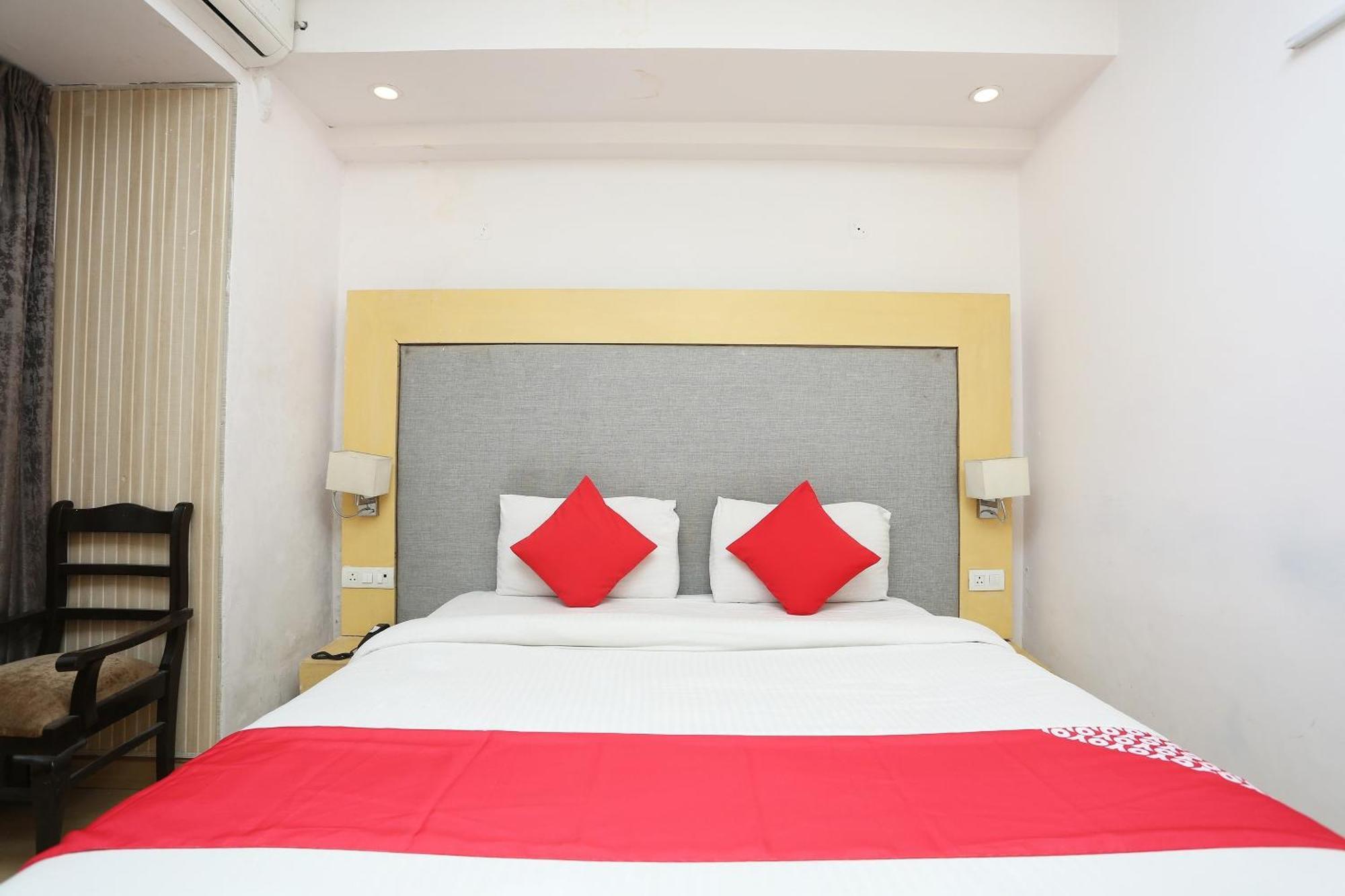 Hotel The Avenue Residency Near Leisure Valley Park Gurgaon