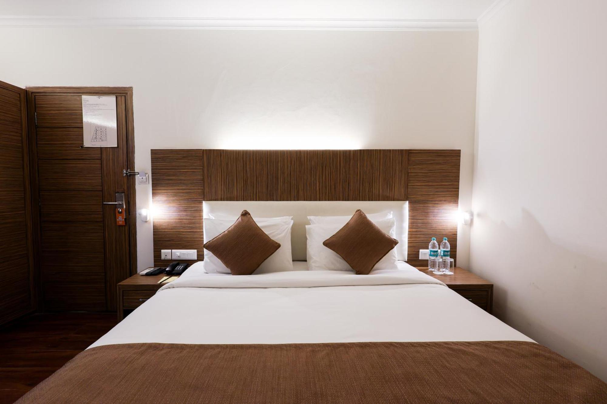 Hotel The Iris- A Boutique