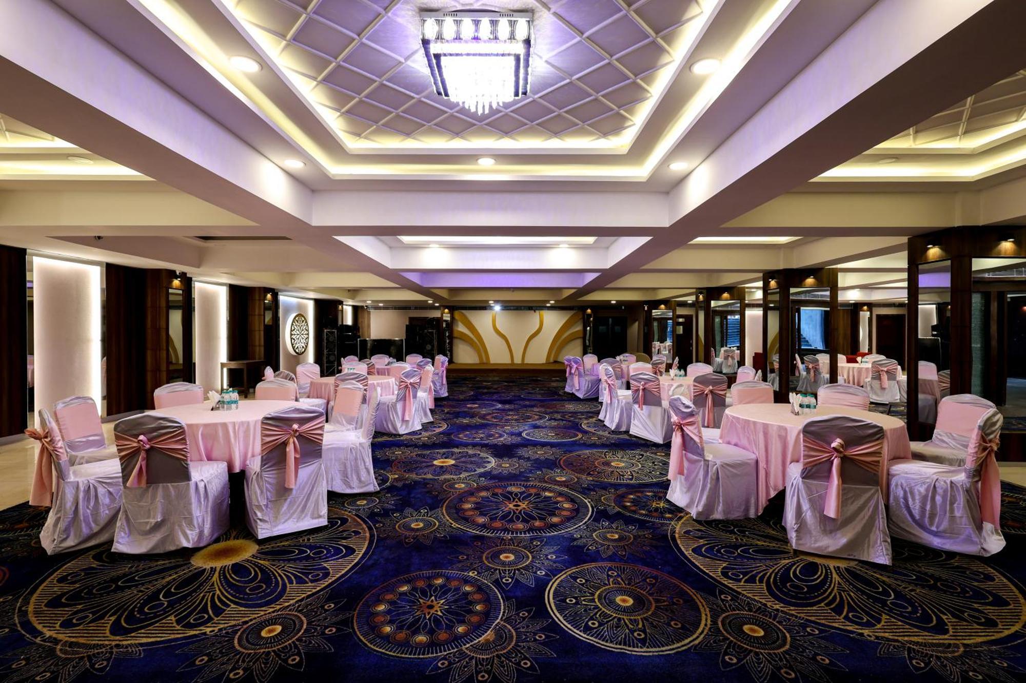 The Iris- A Boutique