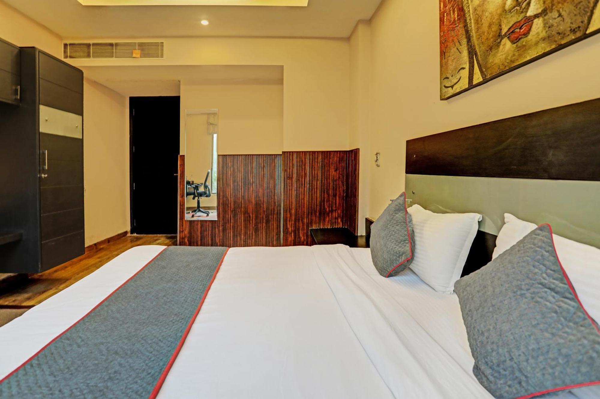 Townhouse Tipsyy 16 Hotel 4*