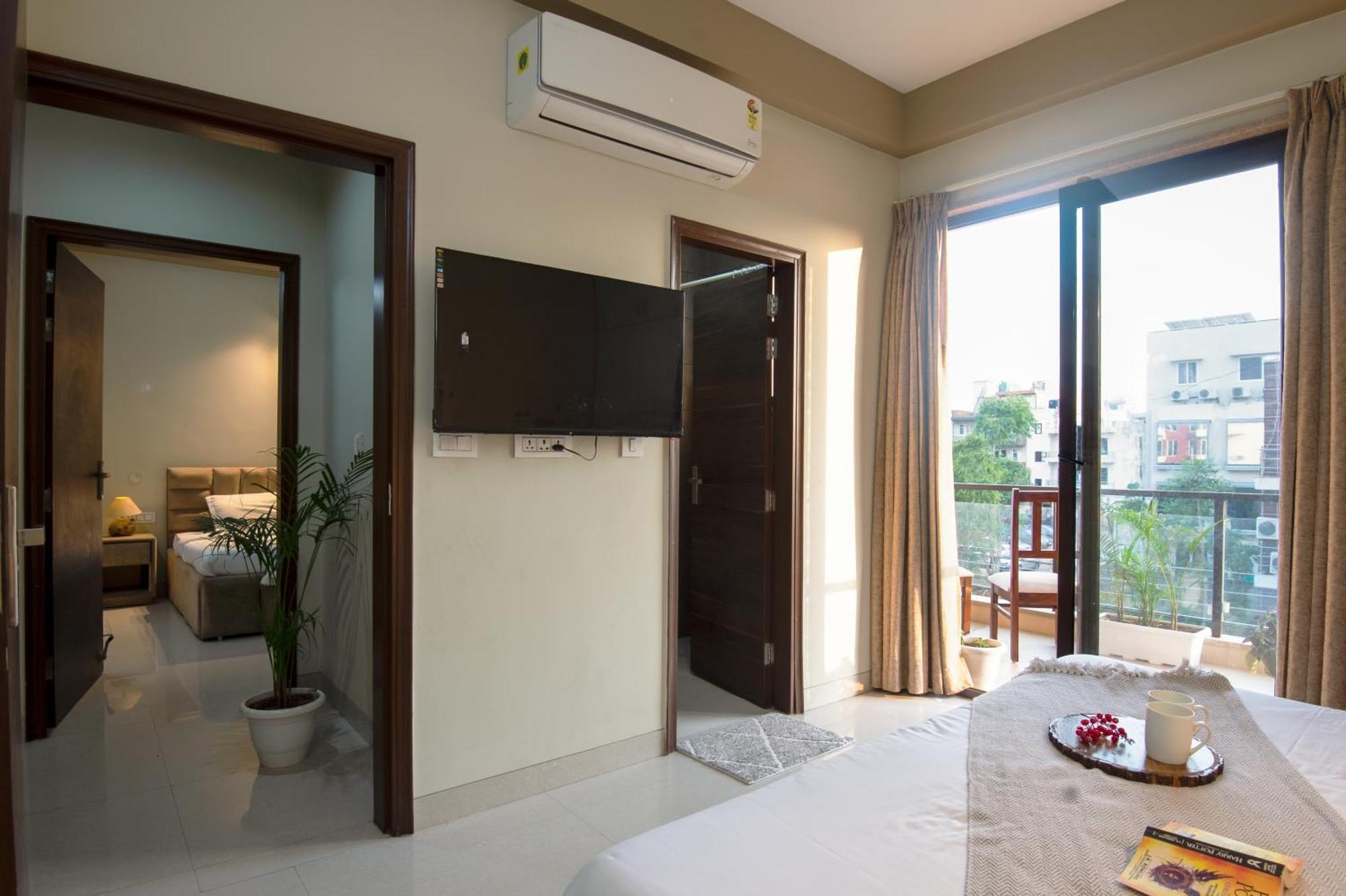 Serviced Near Medanta By Bedchambers