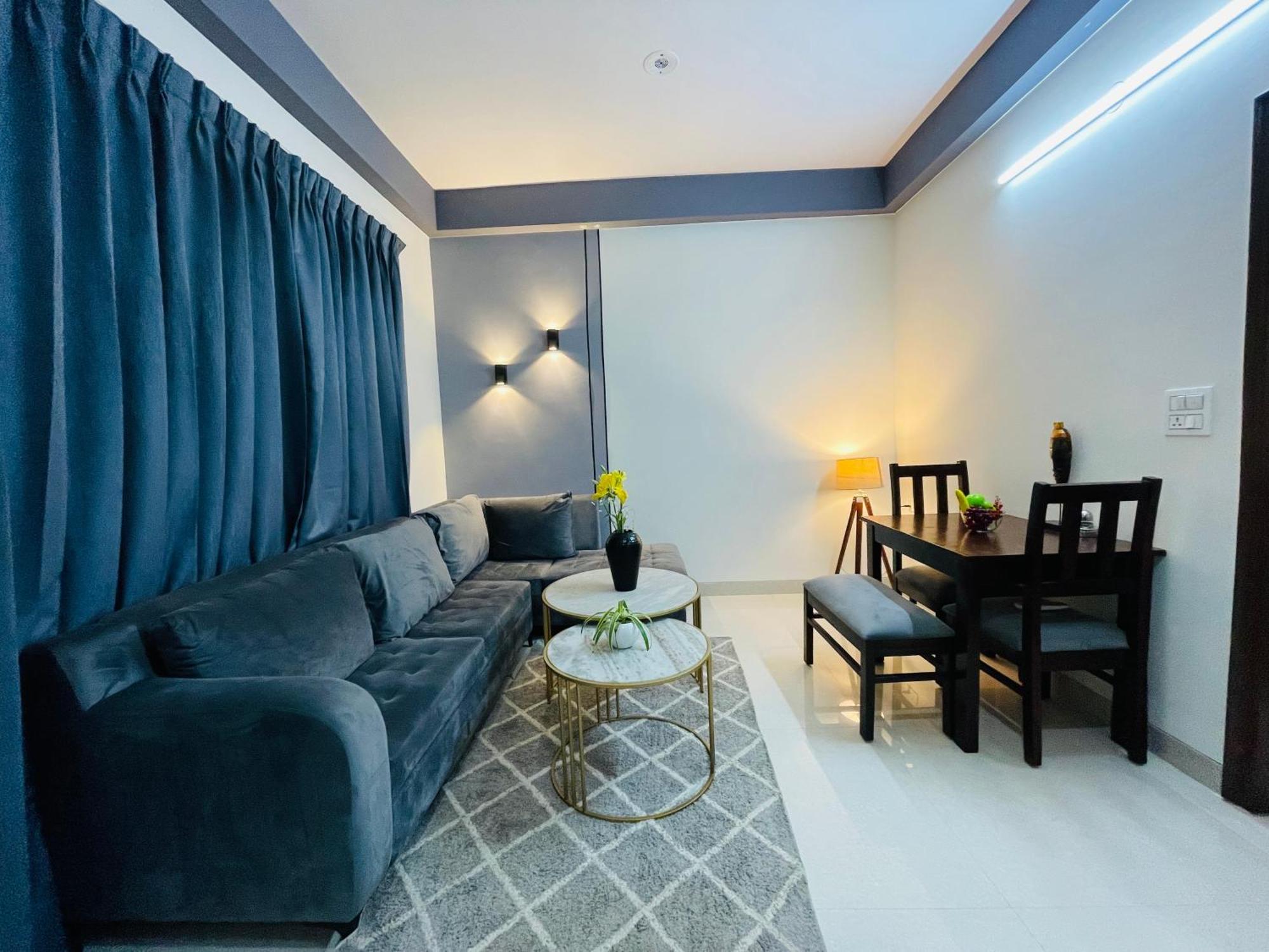 Hotel Serviced Near Medanta By Bedchambers 4*