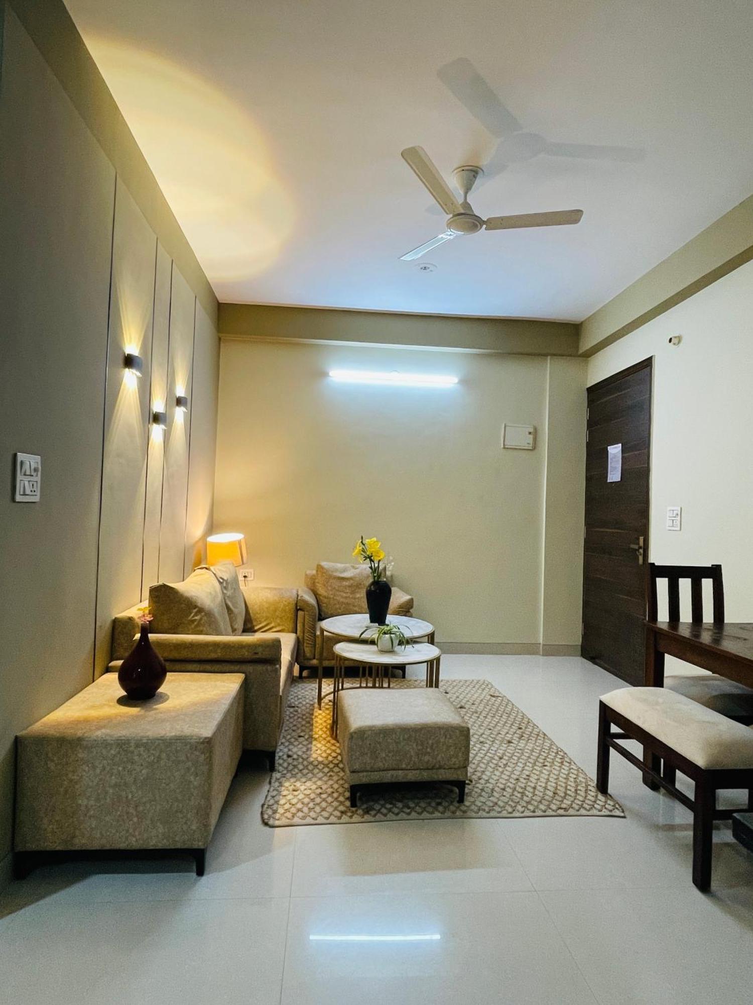 Hotel Serviced Near Medanta By Bedchambers