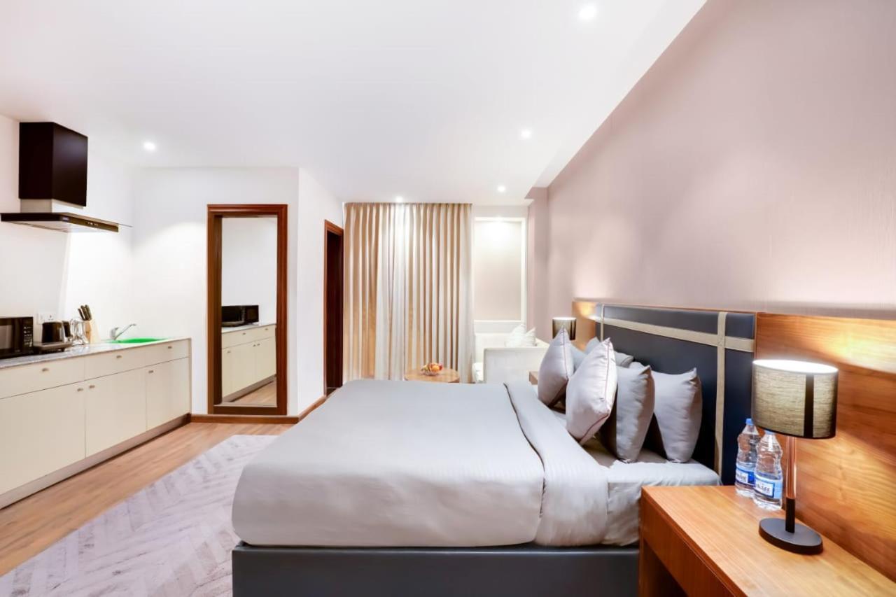 Ultra Luxury Studio Elegant In Style Apartment