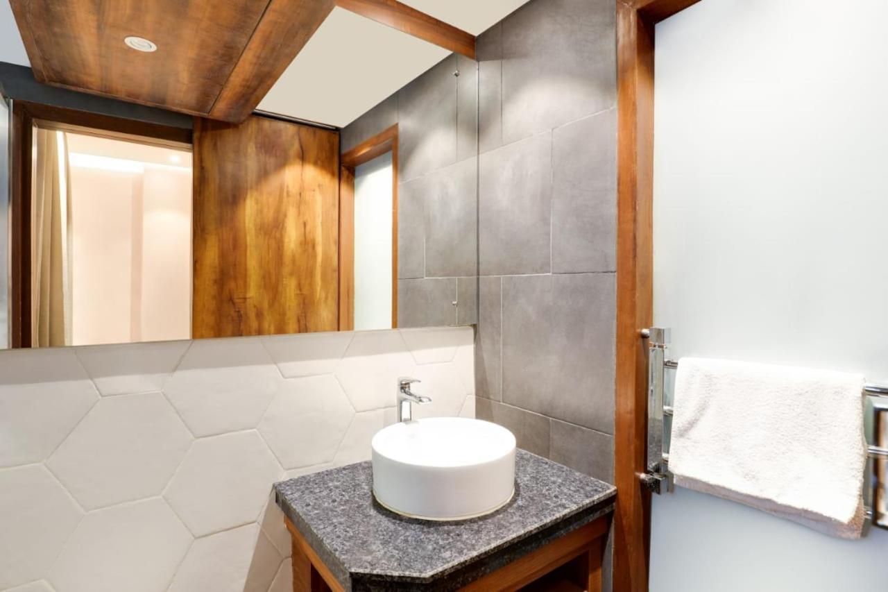 Ultra Luxury Studio Elegant In Style Apartment *